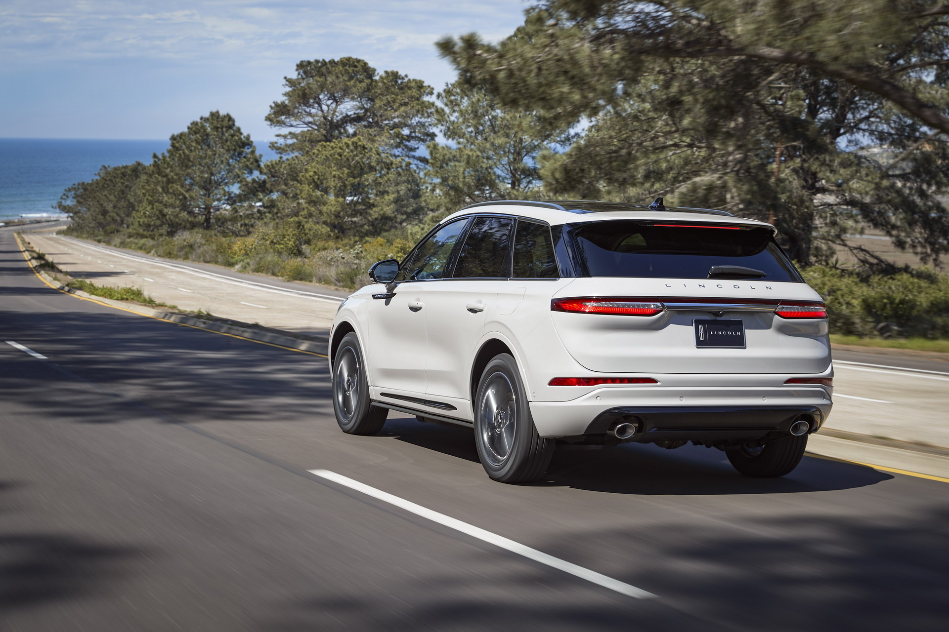 2020 Lincoln Corsair 21 2020 Lincoln Corsair Takes Off With A Cool Name, Elegant Styling And Up To 280HP