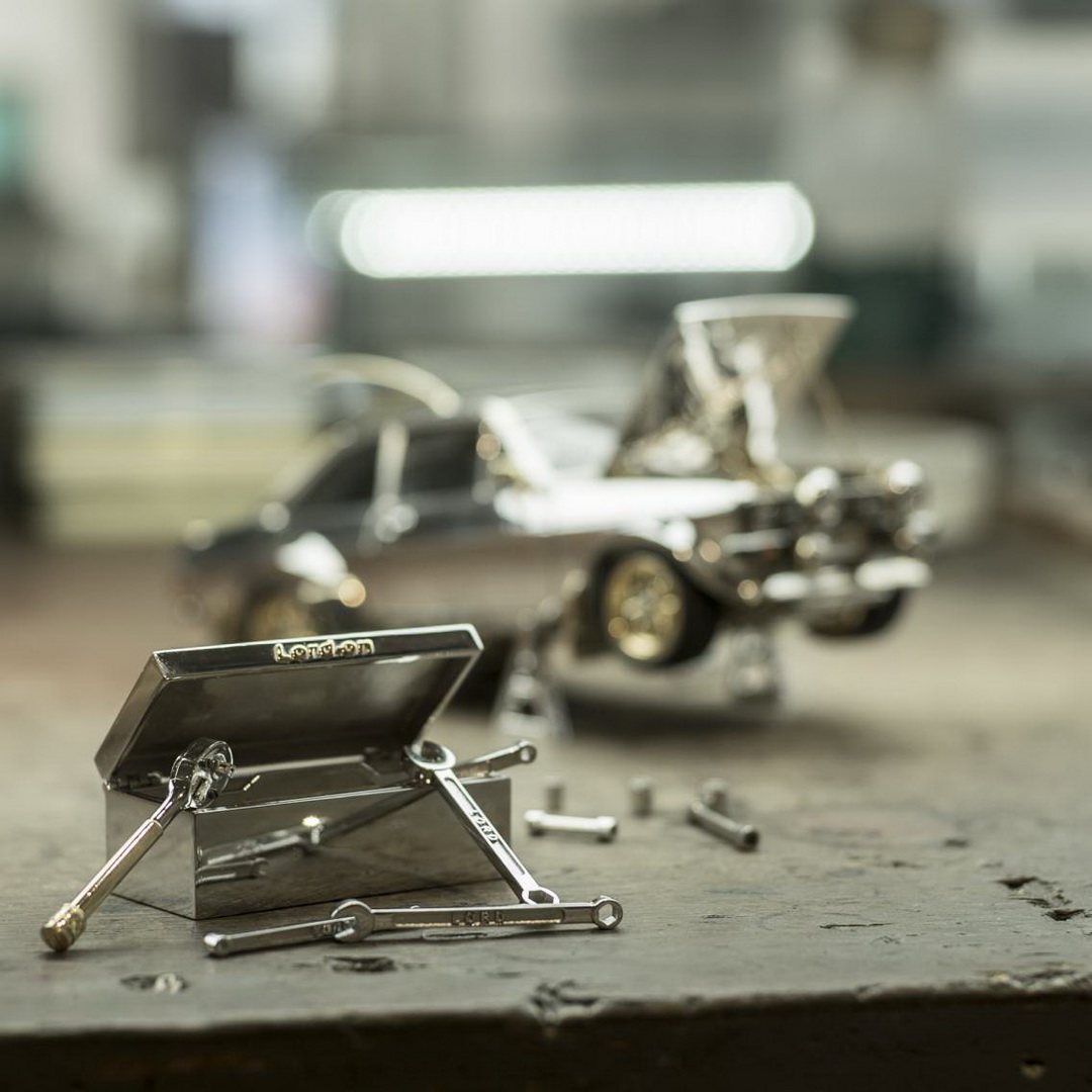 ford escort mk2 scale model gold silver diamonds 26 Dream All You Want, You Just Can’t Afford This Ford Escort RS Scale Model