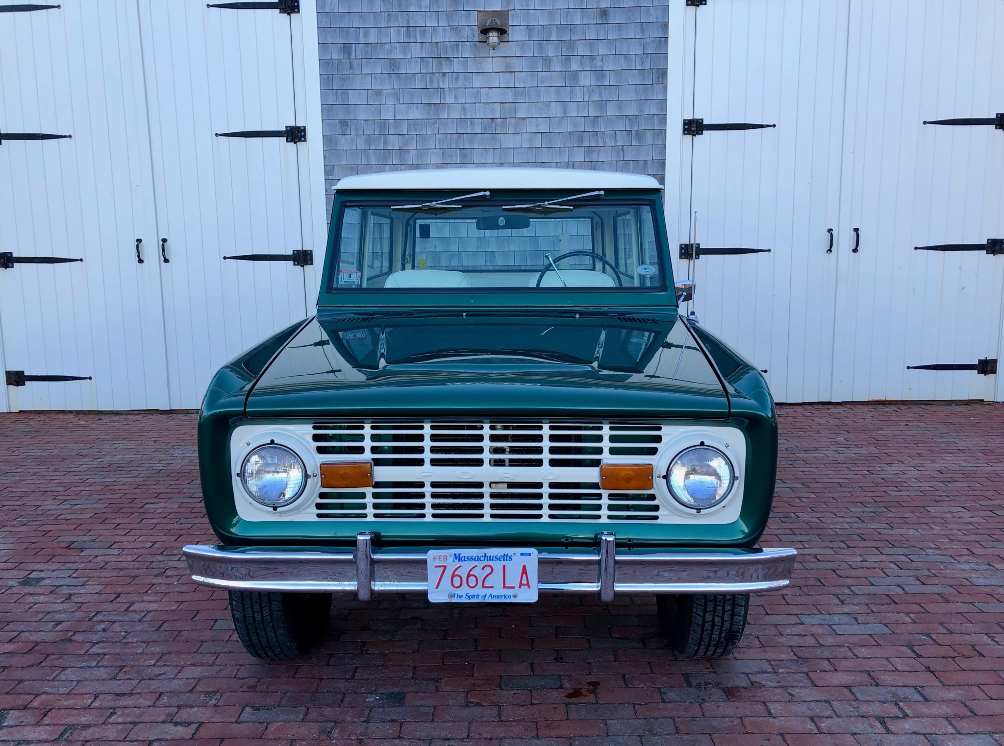 Ford-Bronco-Auction-6 Hurry Up And Snatch This 1977 Ford Bronco For A Little Over $11K