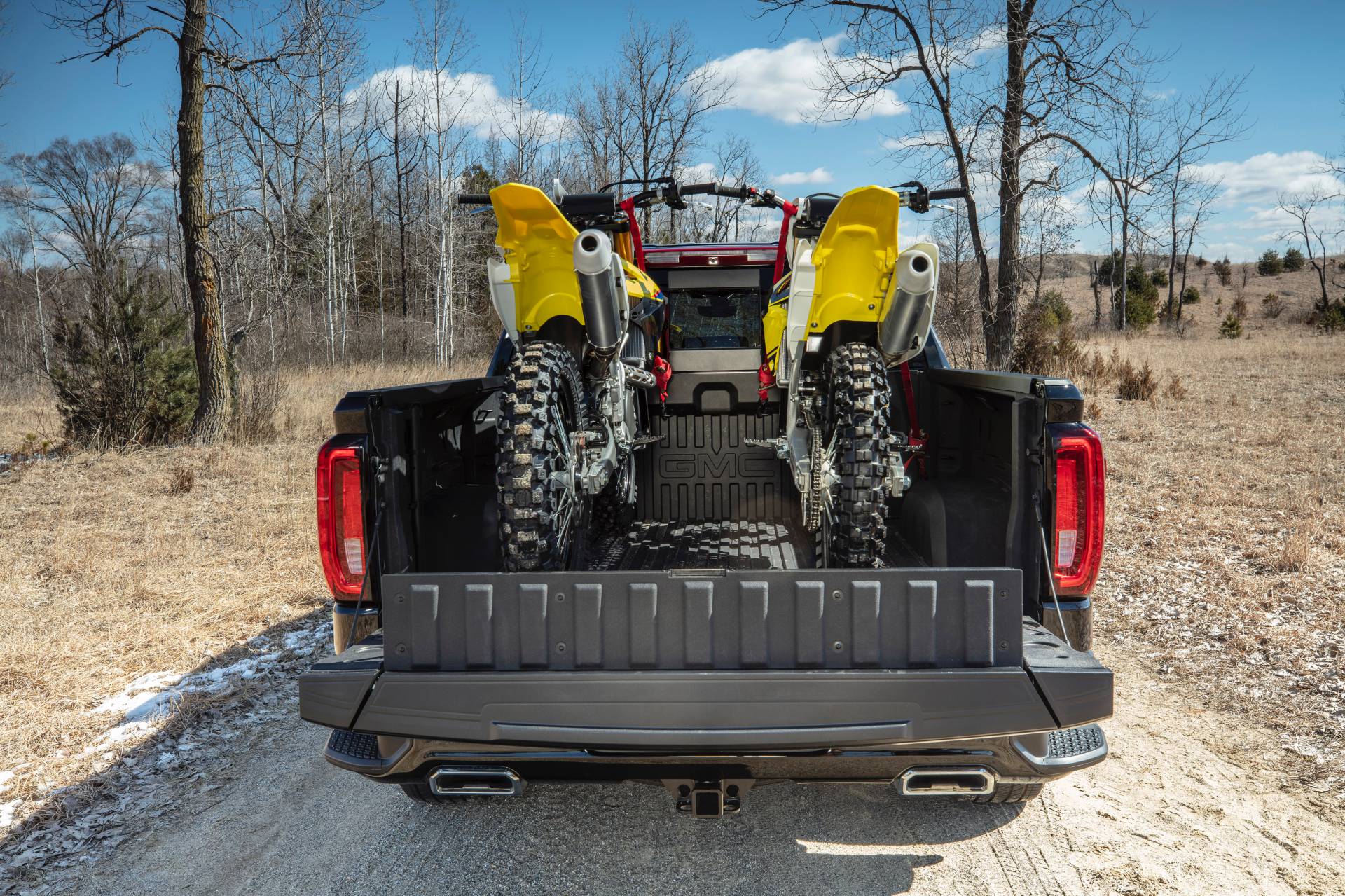 2019 GMC Sierra Denali CarbonPro Edition 21 GMC Adds Carbon Fiber Bed To 2019 Sierra 1500 Denali And AT4 “CarbonPro” Editions