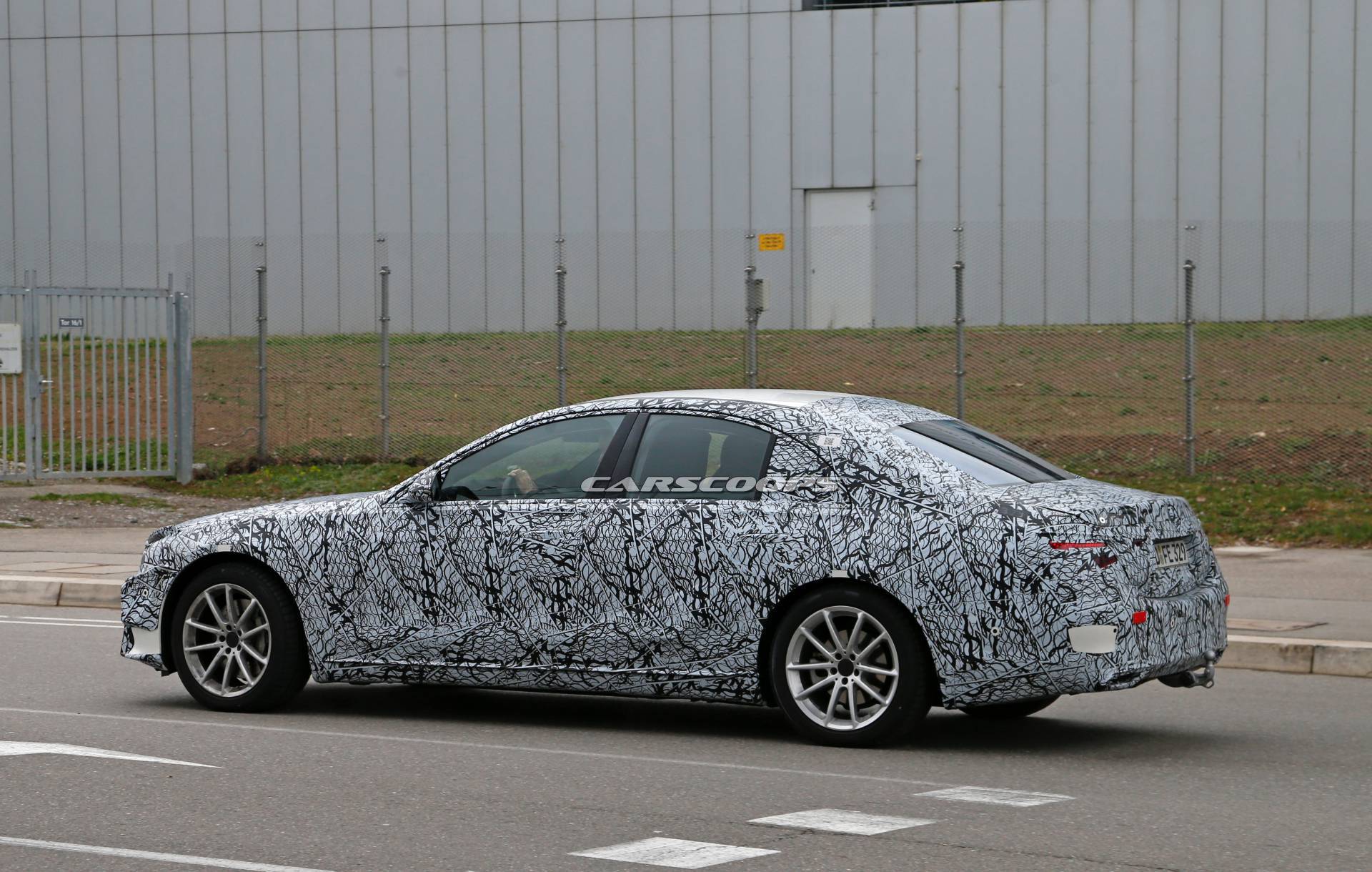 2020 Mercedes-Benz S-Class spy shots 16 2020 Mercedes S-Class Spied Again, Offers First Look At New Grille