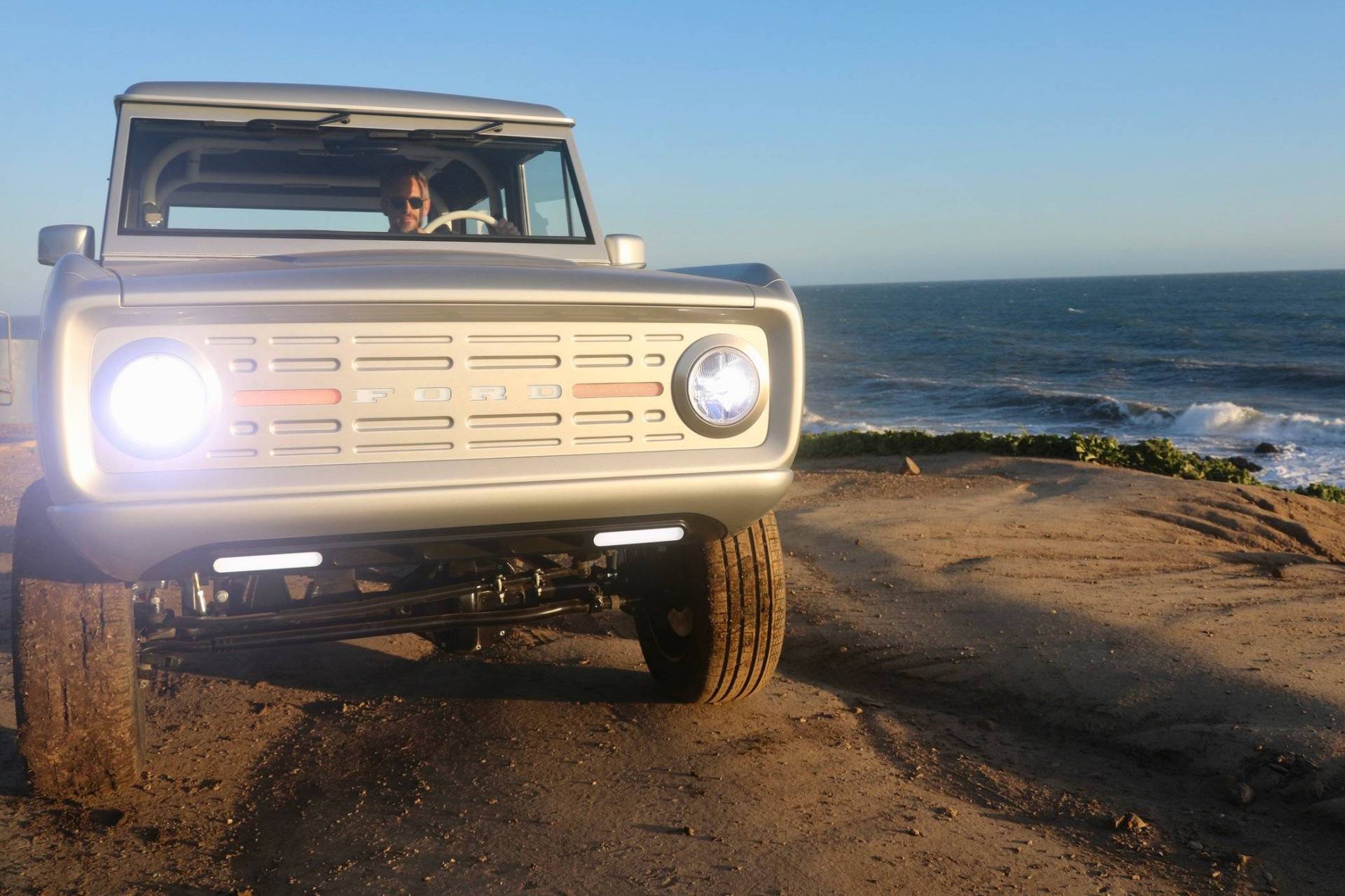 Zero Labs Ford Bronco classiv EV 21 All Hail The World’s First Battery Electric “Classic” Ford Bronco
