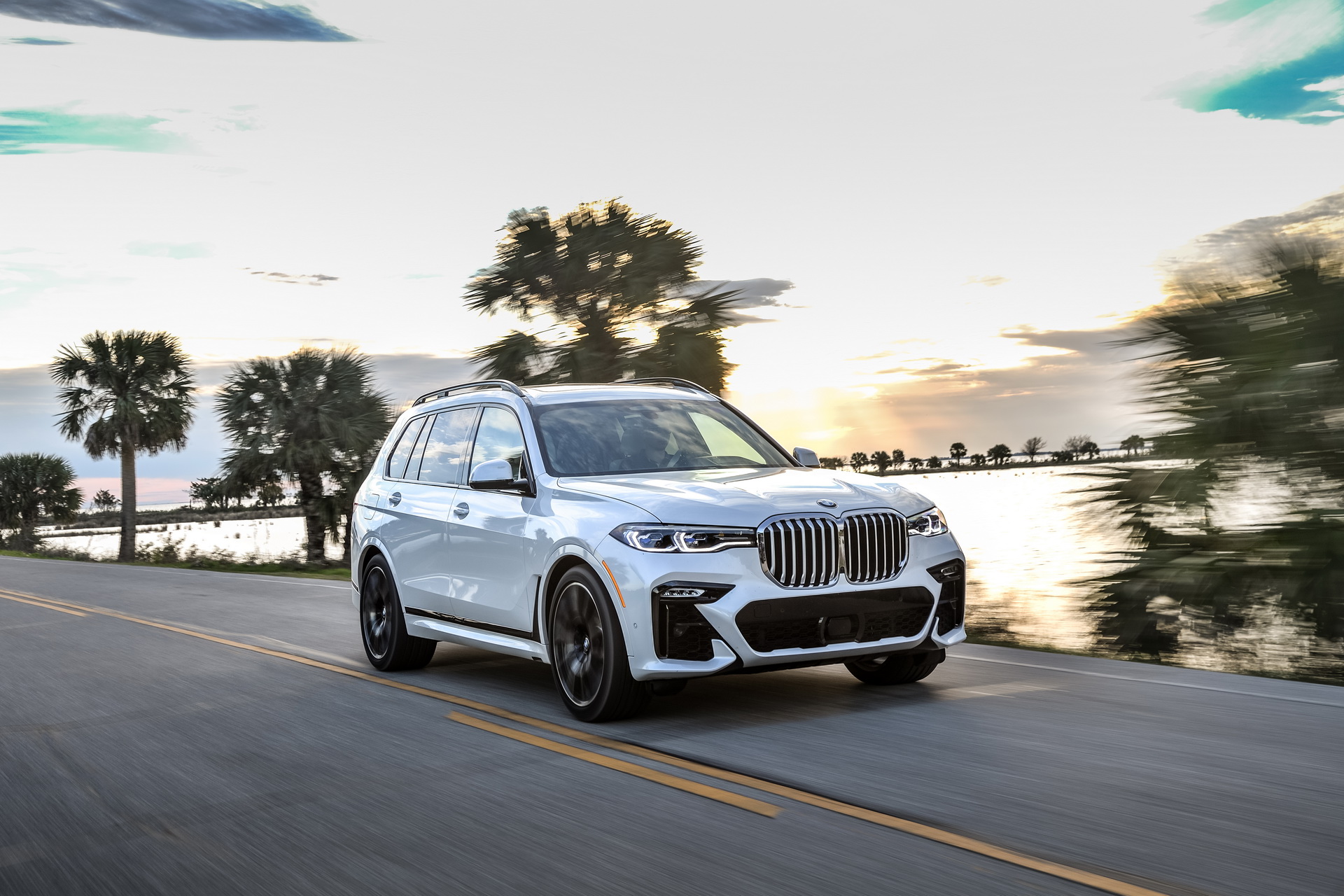 2019-BMW-X7-48 BMW Releases Detailed, 96-Image Gallery Of The New X7