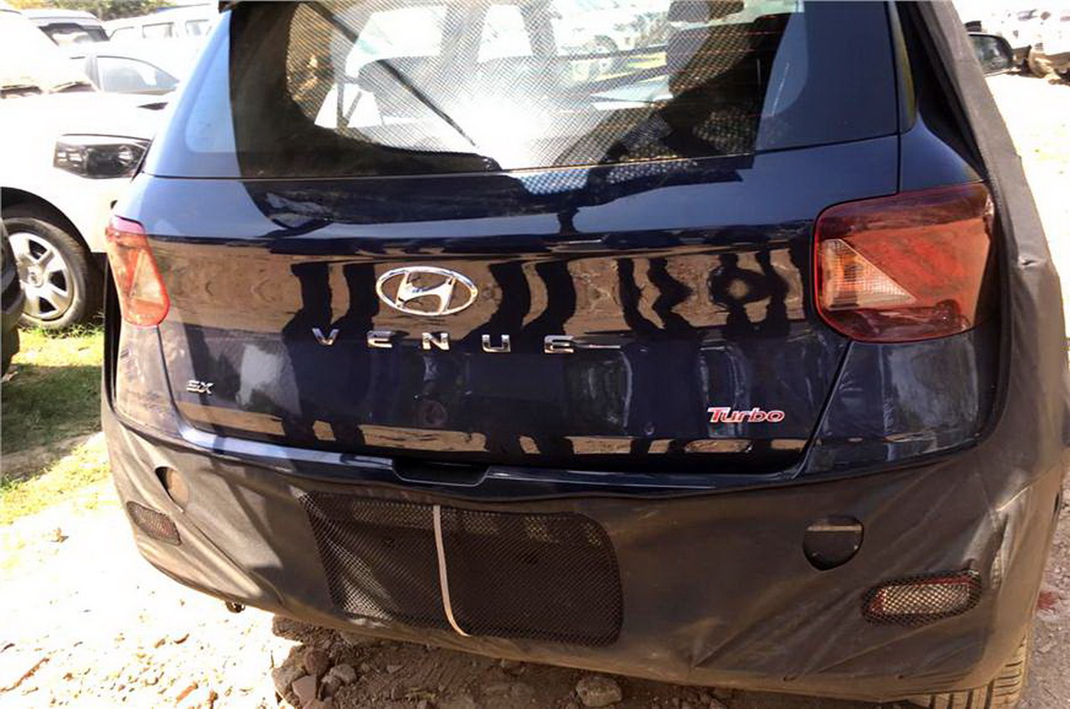 Hyundai-Venue-Leaked_4 New Hyundai Venue Leaked: Mini-Me Santa Fe To Go After Nissan Kicks