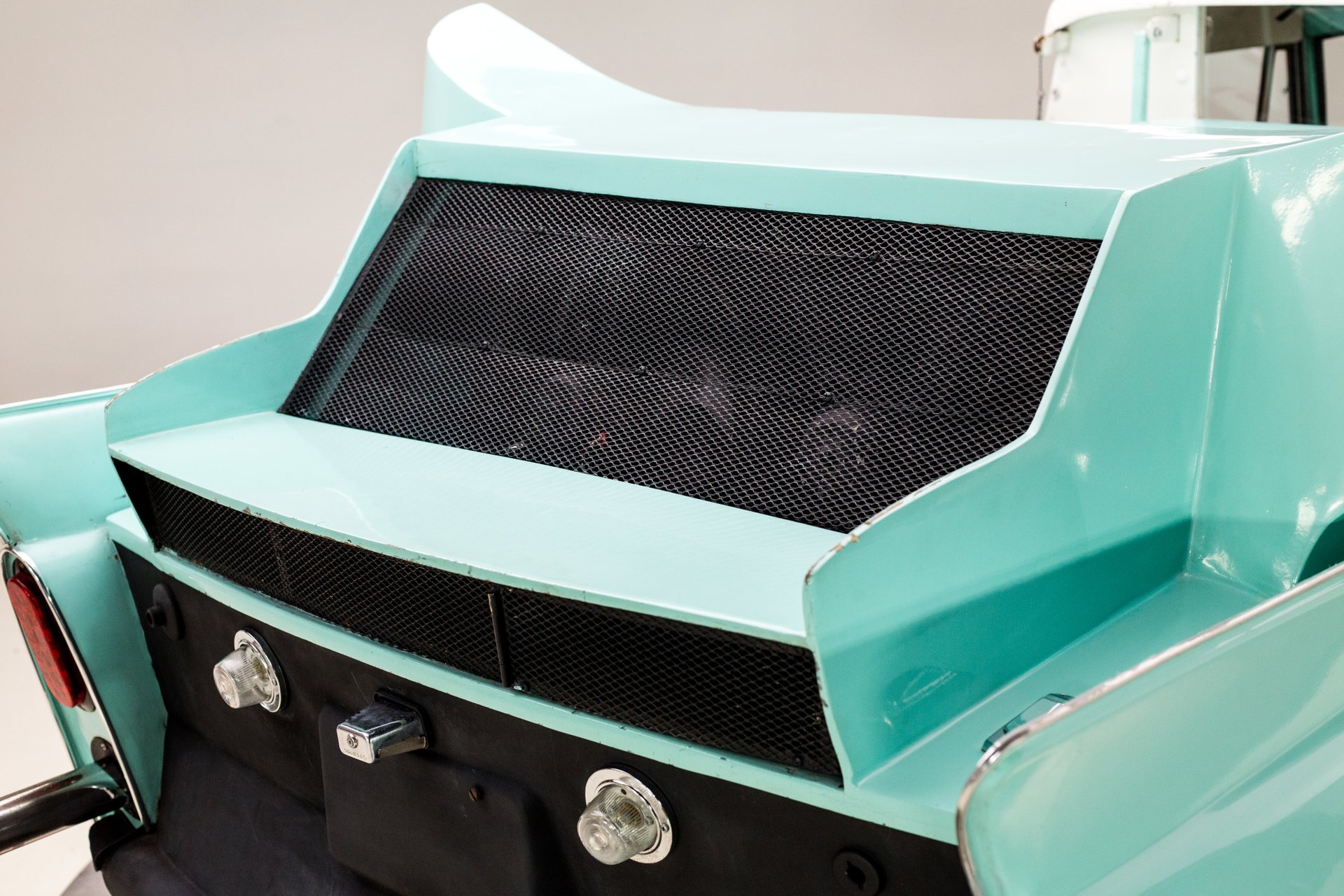 Amphicar-Model-770 23 This Eye-Catching Amphicar Will Leave You With Many Questions