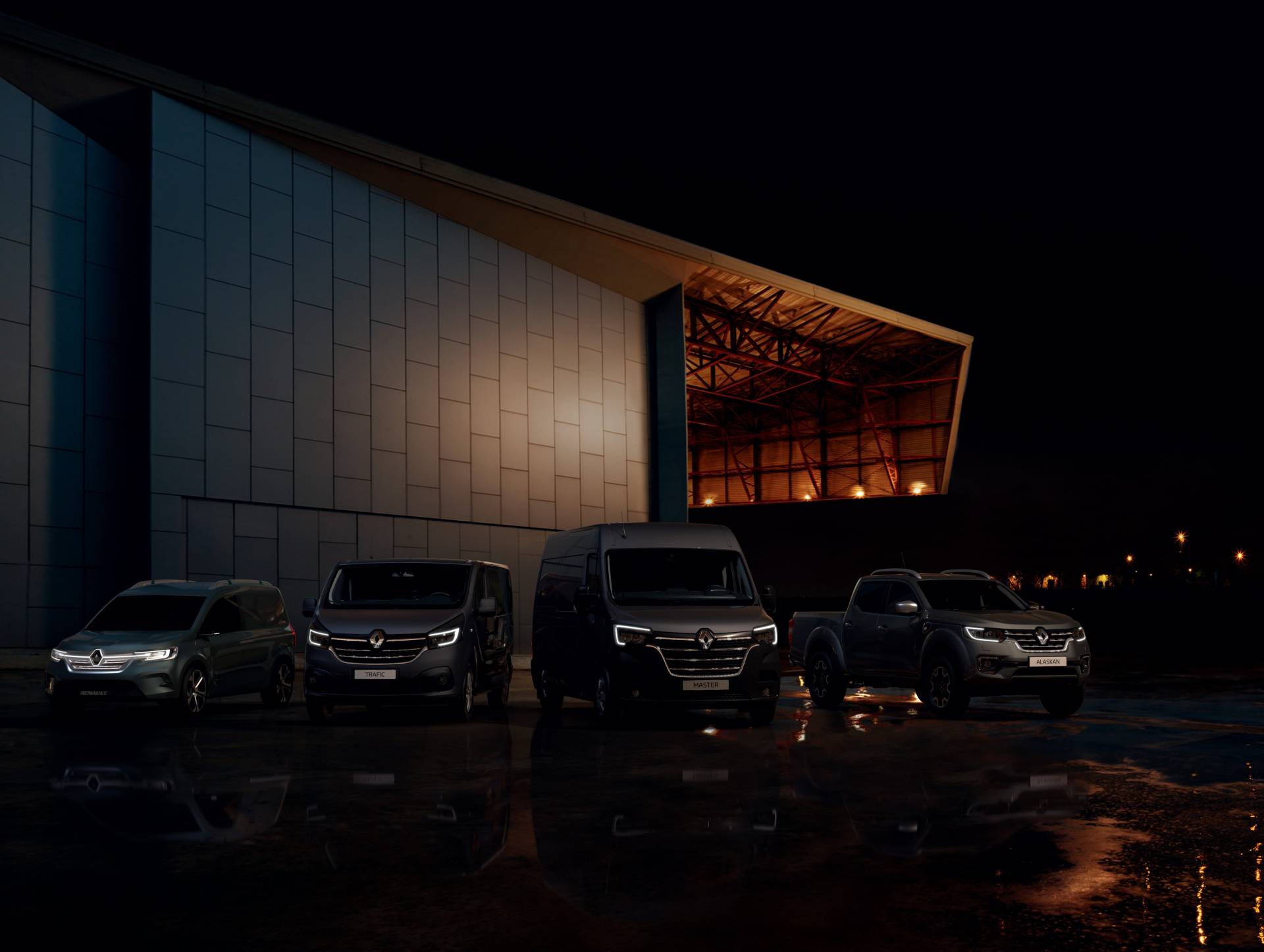 Renault commercial vehicles range 5 Restyled Renault Master And Trafic Get New Faces, Updated Engines And New Tech