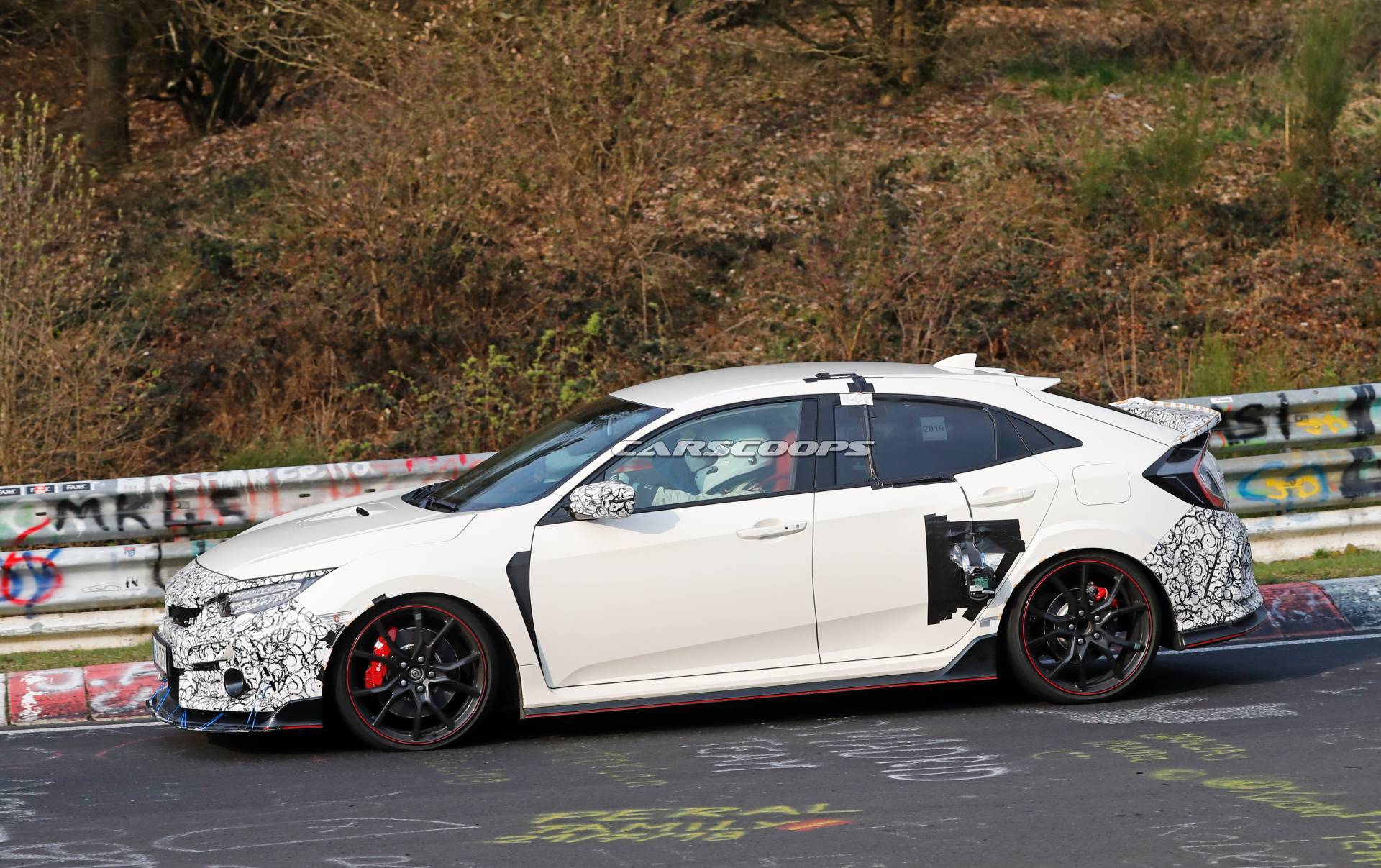 2019 Honda Civic Type R facelift spy shots 54 Honda Civic Type R Prototype Could Be Facelifted Model, Lightweight Special, Or Both