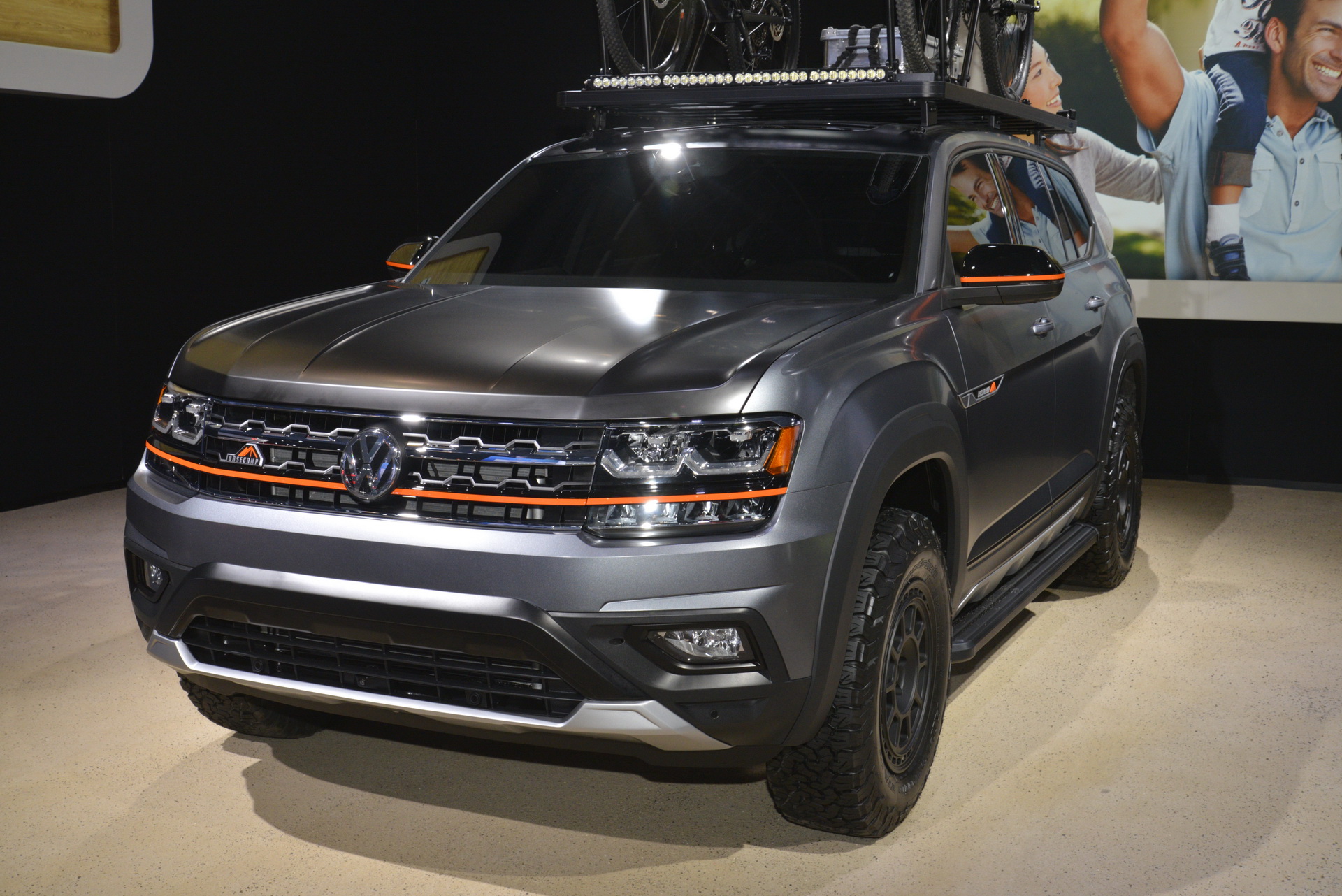 vw atlas basecamp concept livepics ny 5 VW Atlas Basecamp Concept Ditches Star Light For Spotlight
