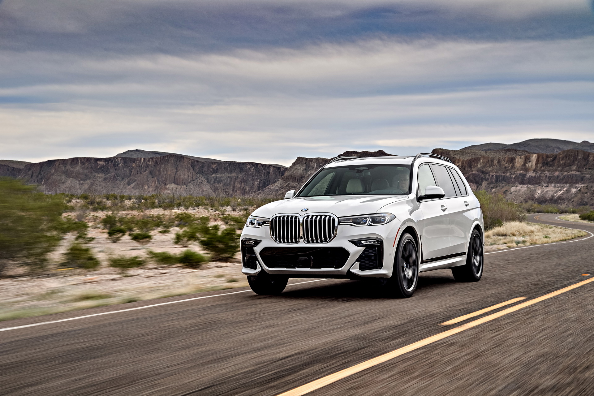 2019-BMW-X7-68 BMW Releases Detailed, 96-Image Gallery Of The New X7