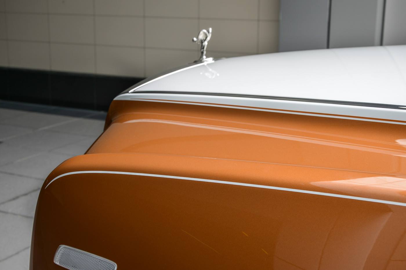 rolls royce phantom privacy suite abu dhabi 9 Rolls-Royce Phantom EWB With Privacy Suite Is The Majestic Way To Isolate Yourself