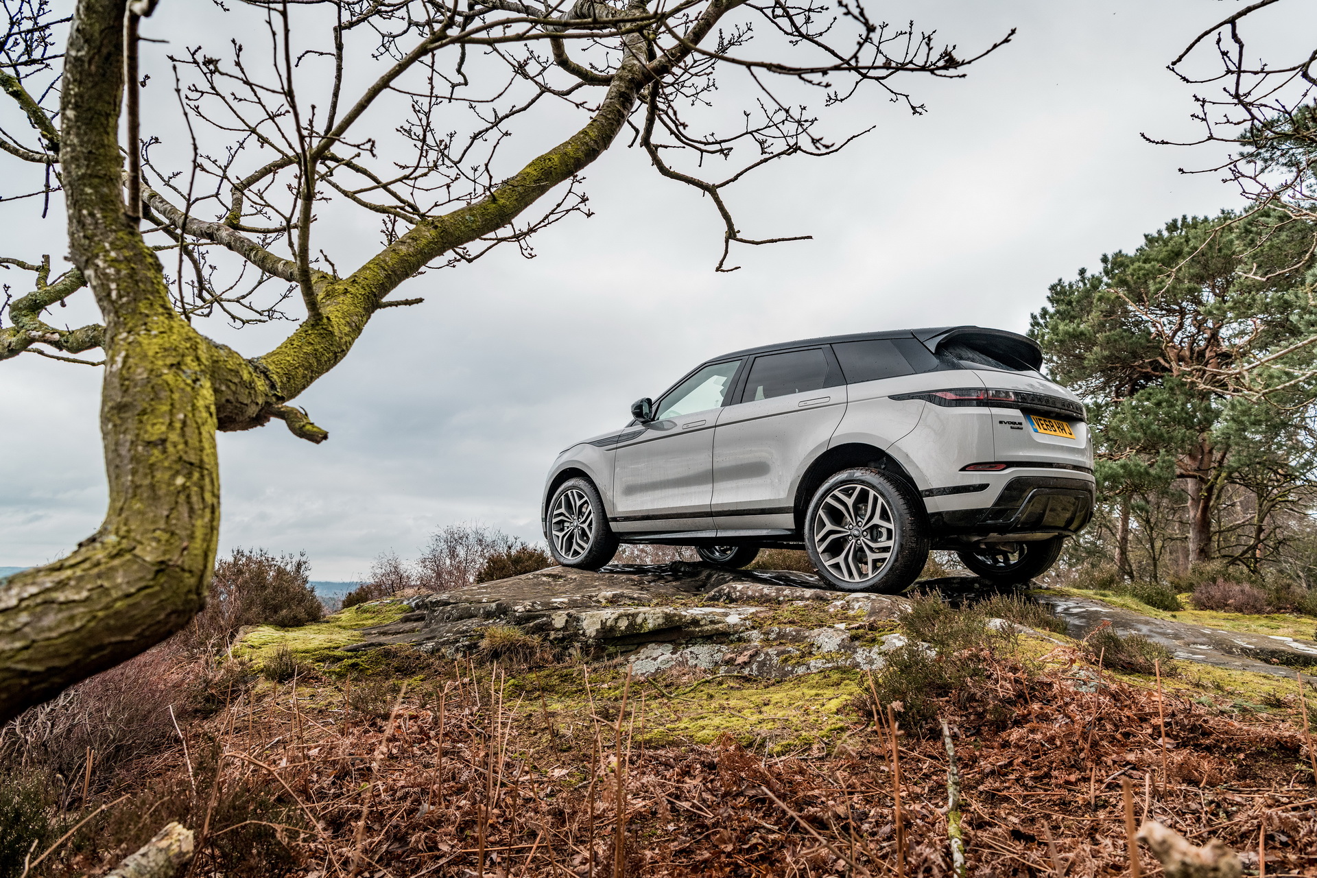 Range-Rover-Evoque-46 Range Rover Evoque Is The First Premium Compact SUV To Pass 2020 RDE2 Emission Rules