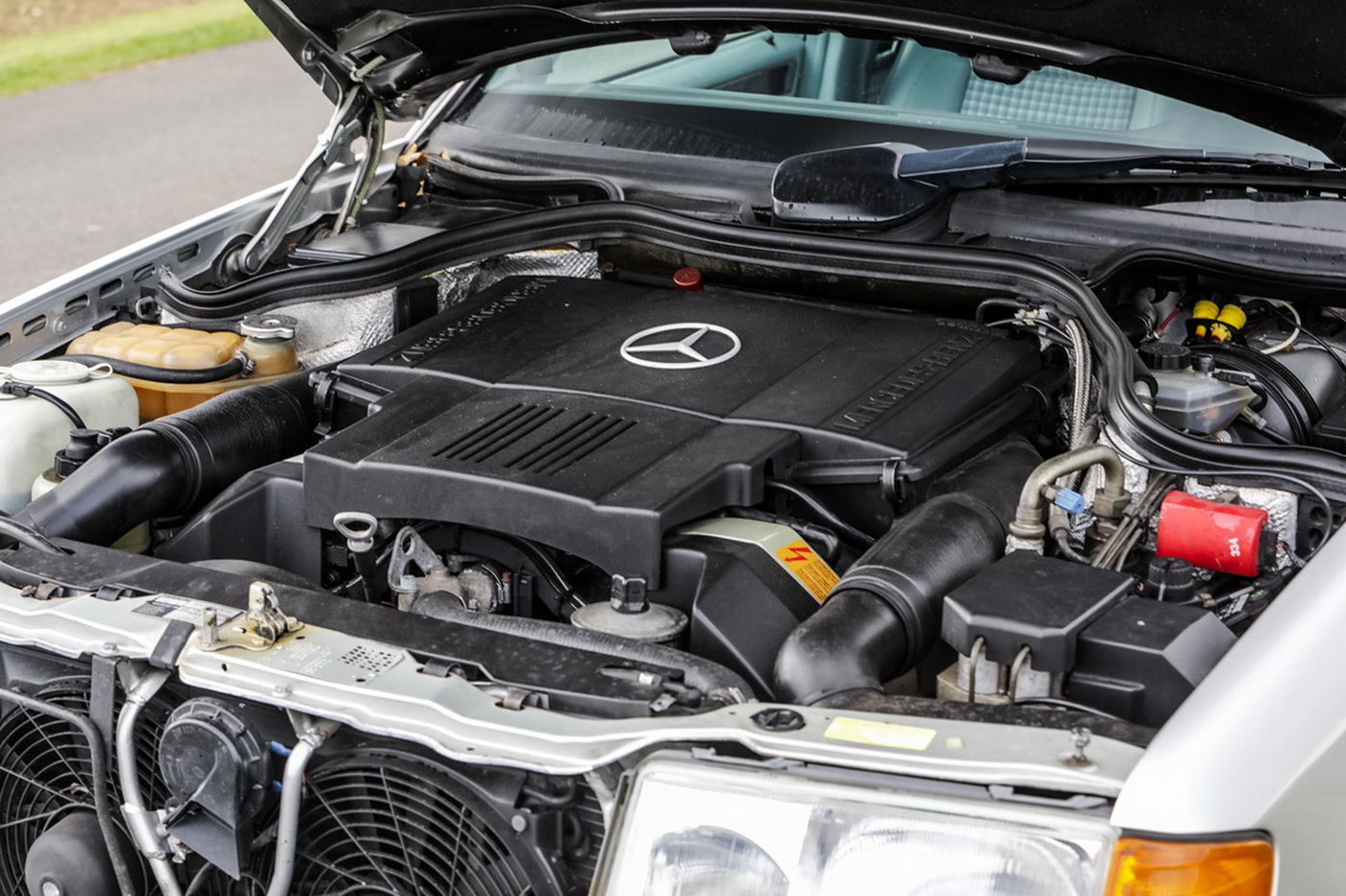 Mercedes-500E-Atkinson-07 Rowan Atkinson Apparently Has One More Mercedes 500E To Sell