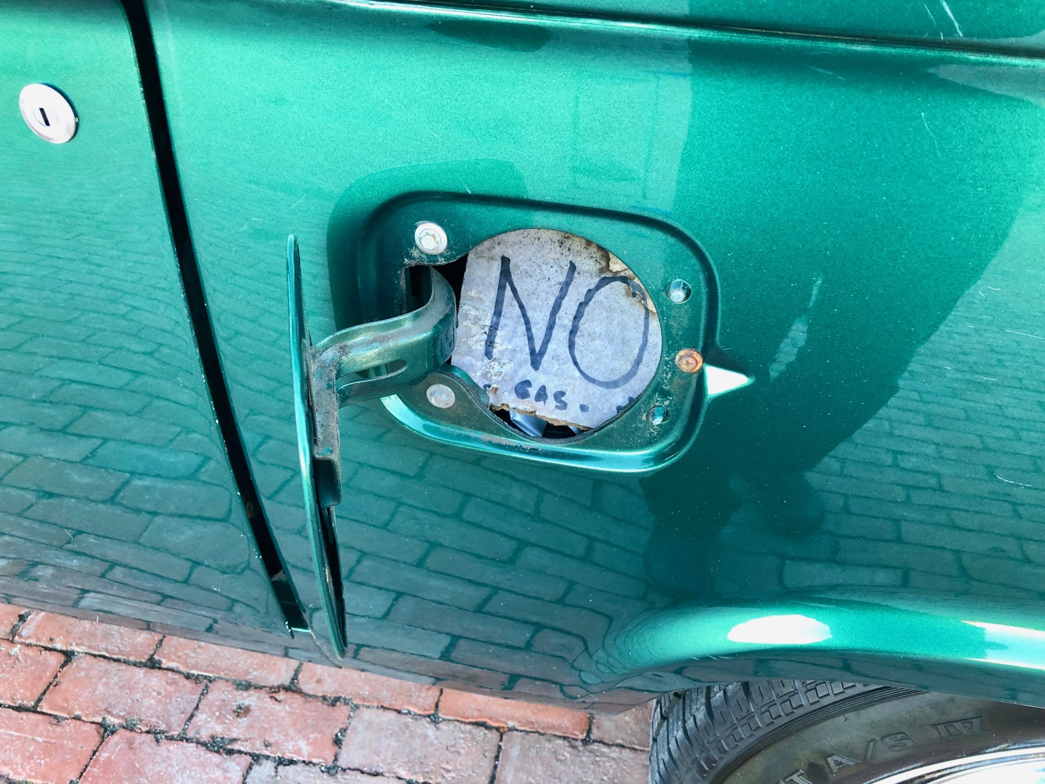 Ford-Bronco-Auction-15 Hurry Up And Snatch This 1977 Ford Bronco For A Little Over $11K