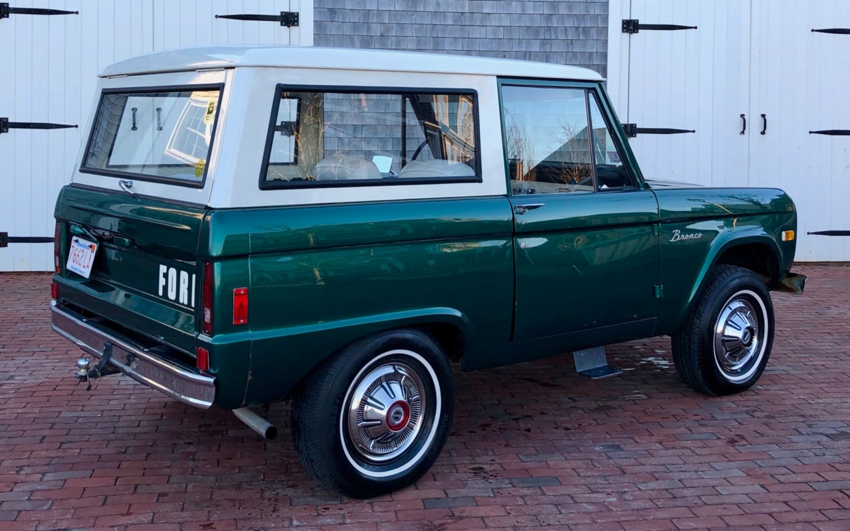 Ford-Bronco-Auction-10 Hurry Up And Snatch This 1977 Ford Bronco For A Little Over $11K