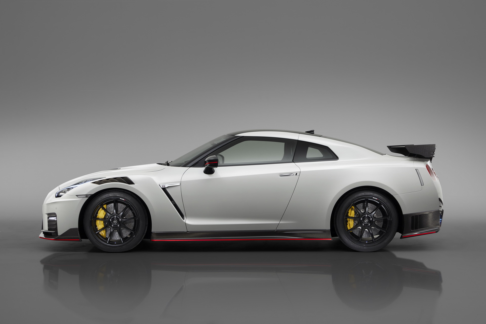 2020 Nissan GT-R 21 2020 Nissan GT-R Nismo Is Lighter, Grippier And (Hopefully) More Exciting To Drive