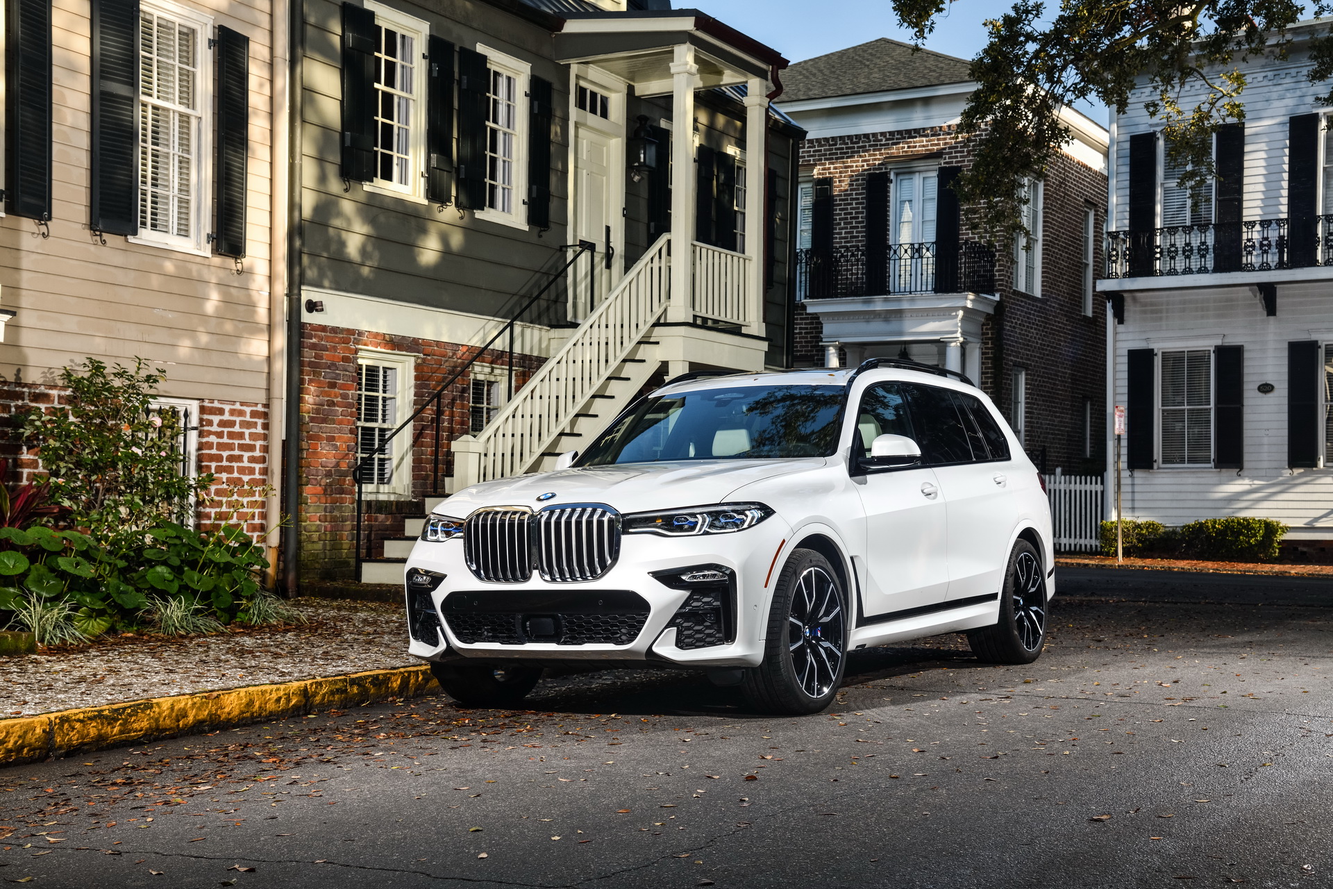 2019-BMW-X7-35 BMW Releases Detailed, 96-Image Gallery Of The New X7