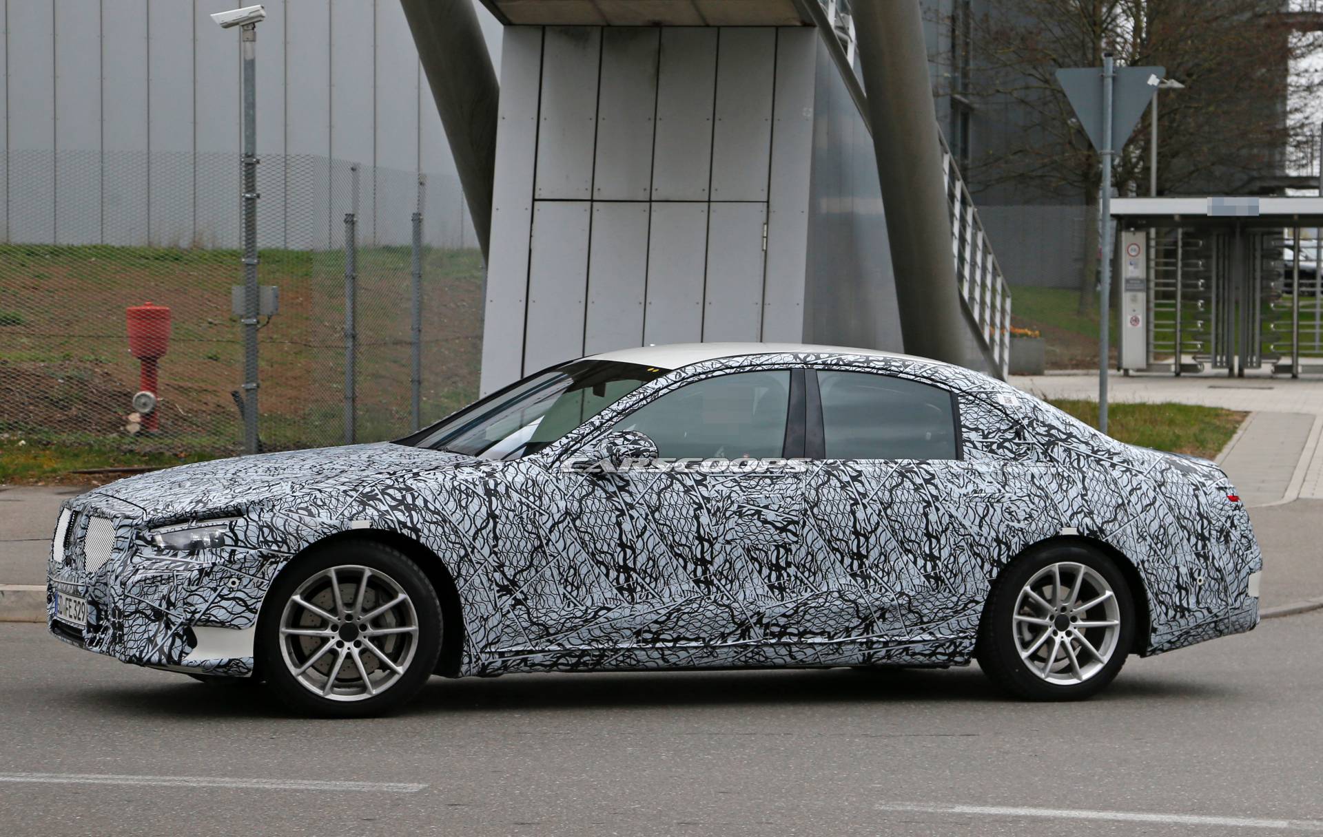 2020 Mercedes-Benz S-Class spy shots 11 2020 Mercedes S-Class Spied Again, Offers First Look At New Grille