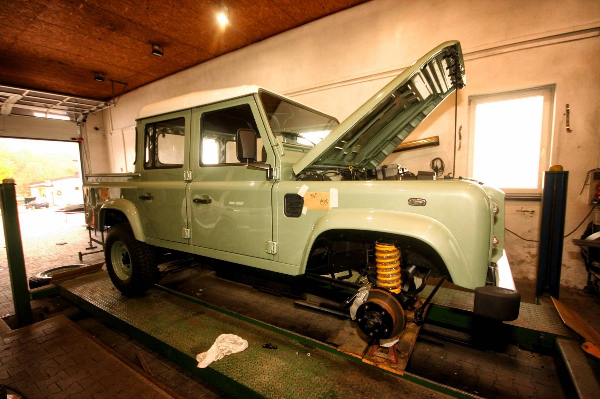 Land Rover Defender Crew Cab Pickup by Land Serwis 70 For €60k, A Polish Company Will Build You A Classic Defender From Scratch
