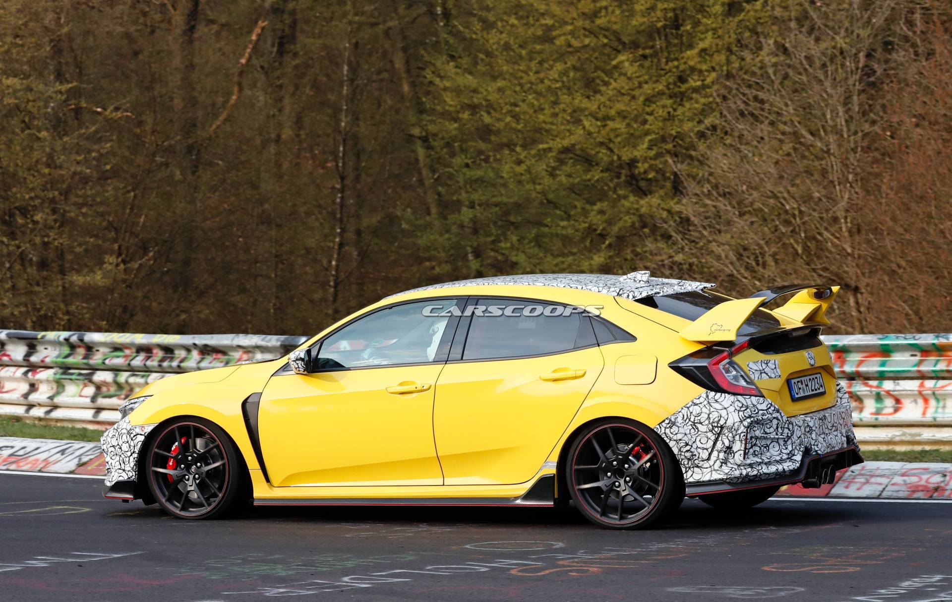 2019 Honda Civic Type R facelift spy shots 47 Honda Civic Type R Prototype Could Be Facelifted Model, Lightweight Special, Or Both