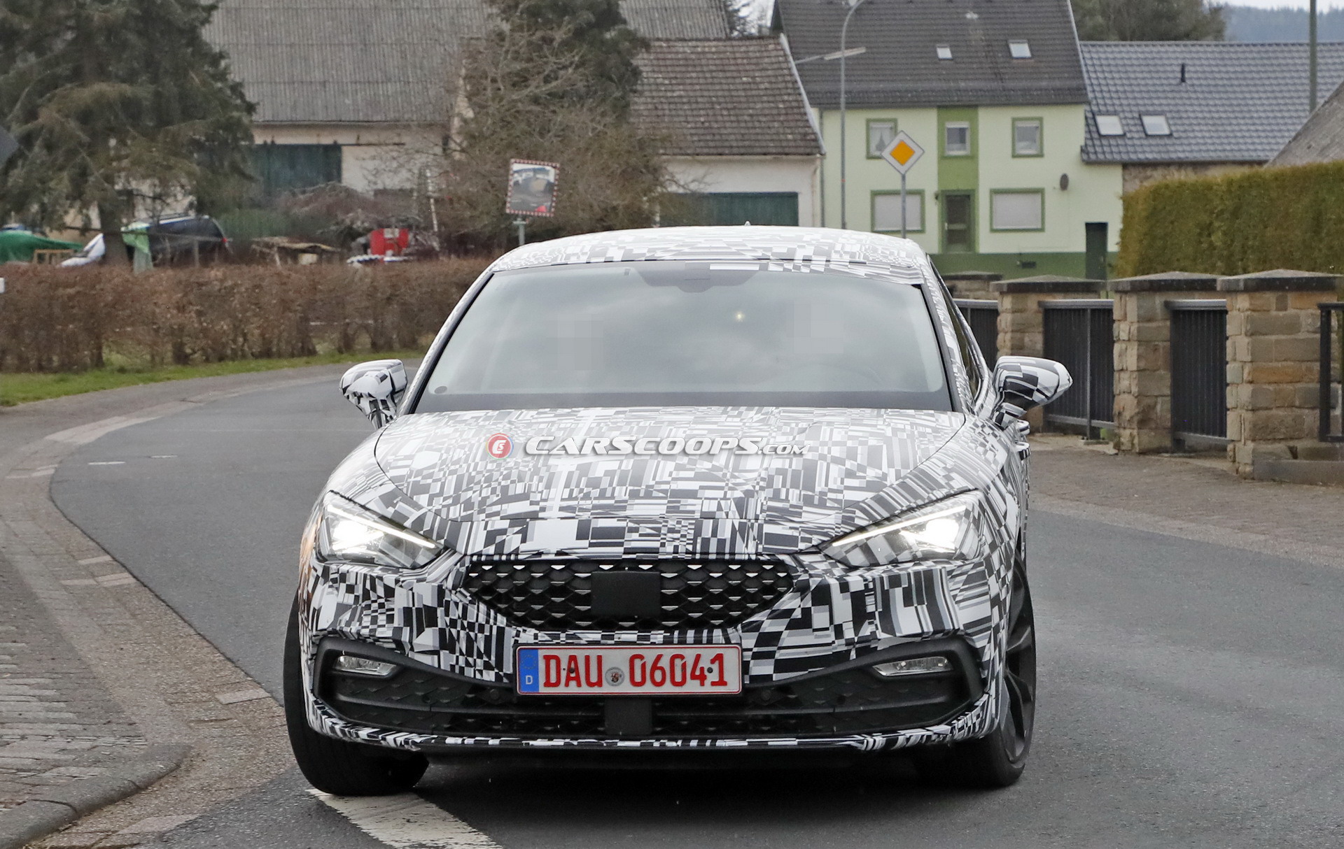 2020 SEAT LEON 012 2020 Seat Leon Gives Us A Look At Its Angrier Face