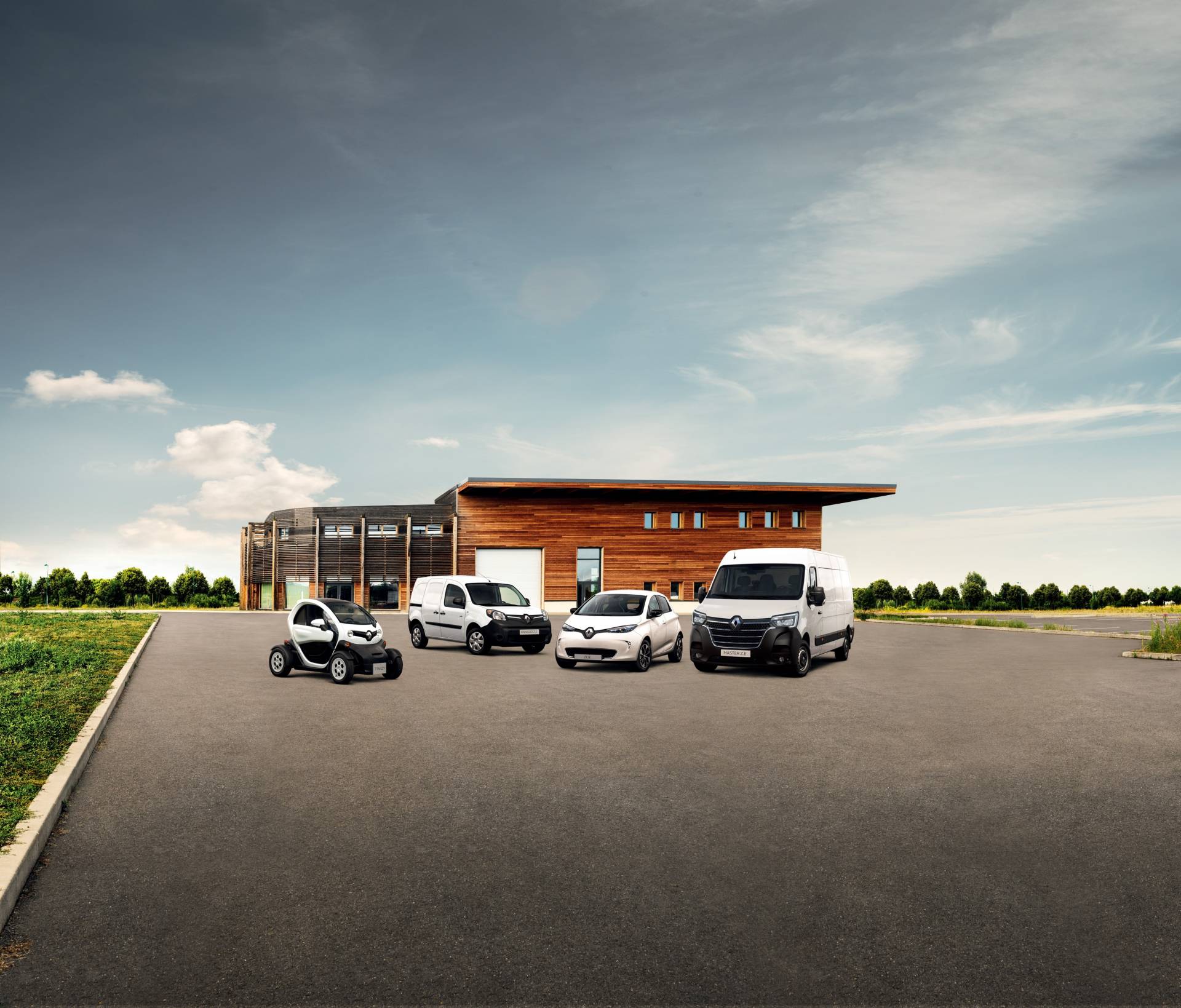 2019MY Renault Master ZE van facelift 6 Restyled Renault Master And Trafic Get New Faces, Updated Engines And New Tech