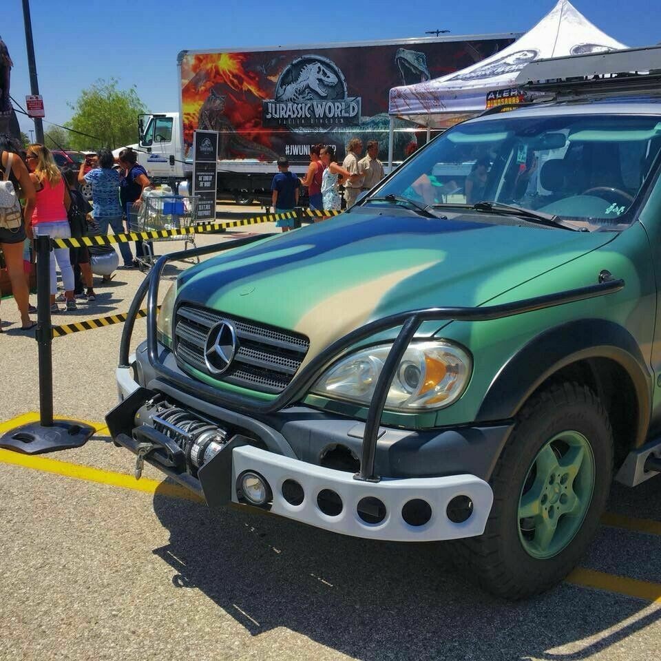 Mercedes ML Jurassic Park-8 Mercedes ML Jurassic Park Movie Prop Is Here To Save Us From Extinction