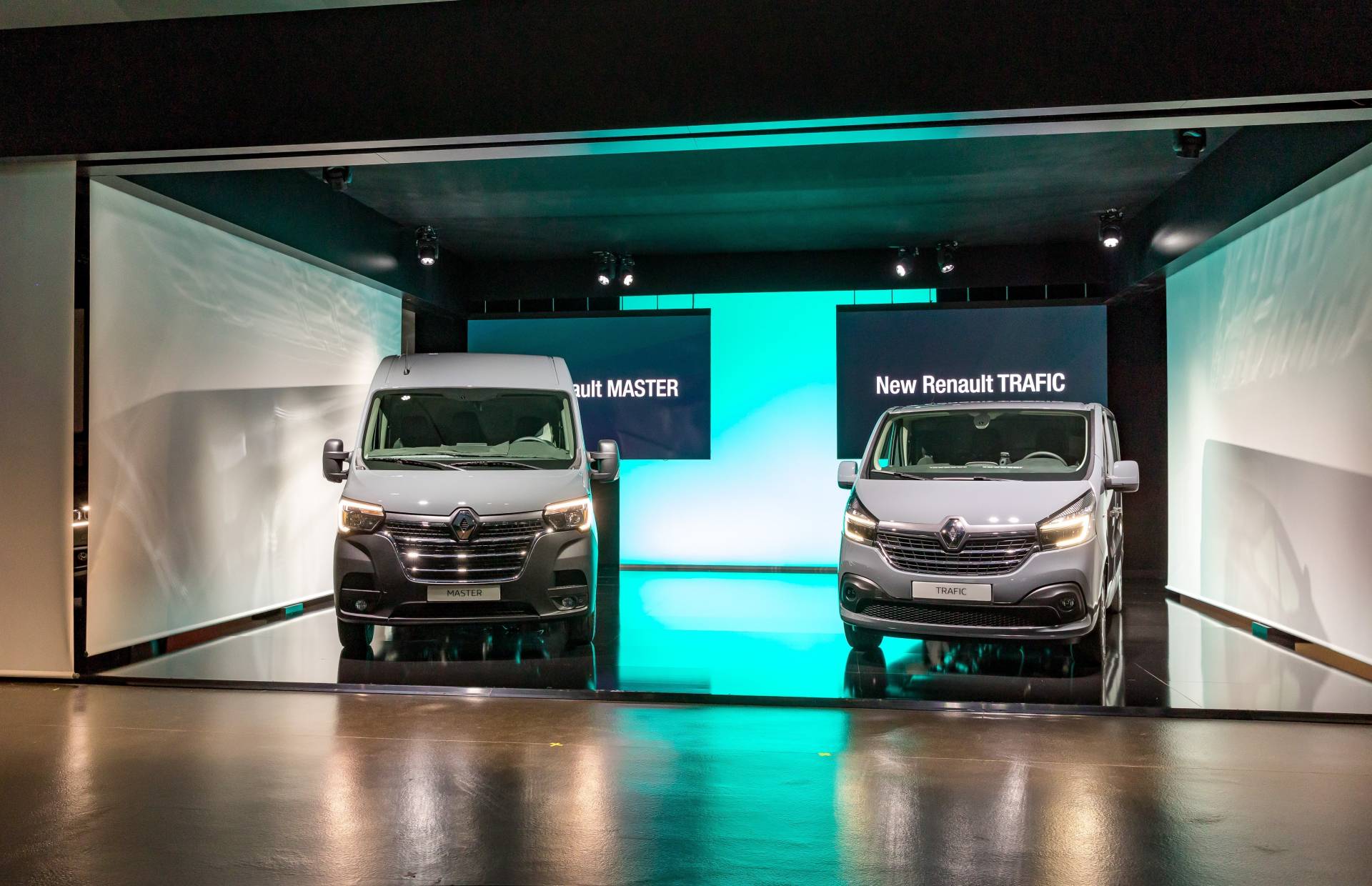 Renault commercial vehicles range 21 Restyled Renault Master And Trafic Get New Faces, Updated Engines And New Tech