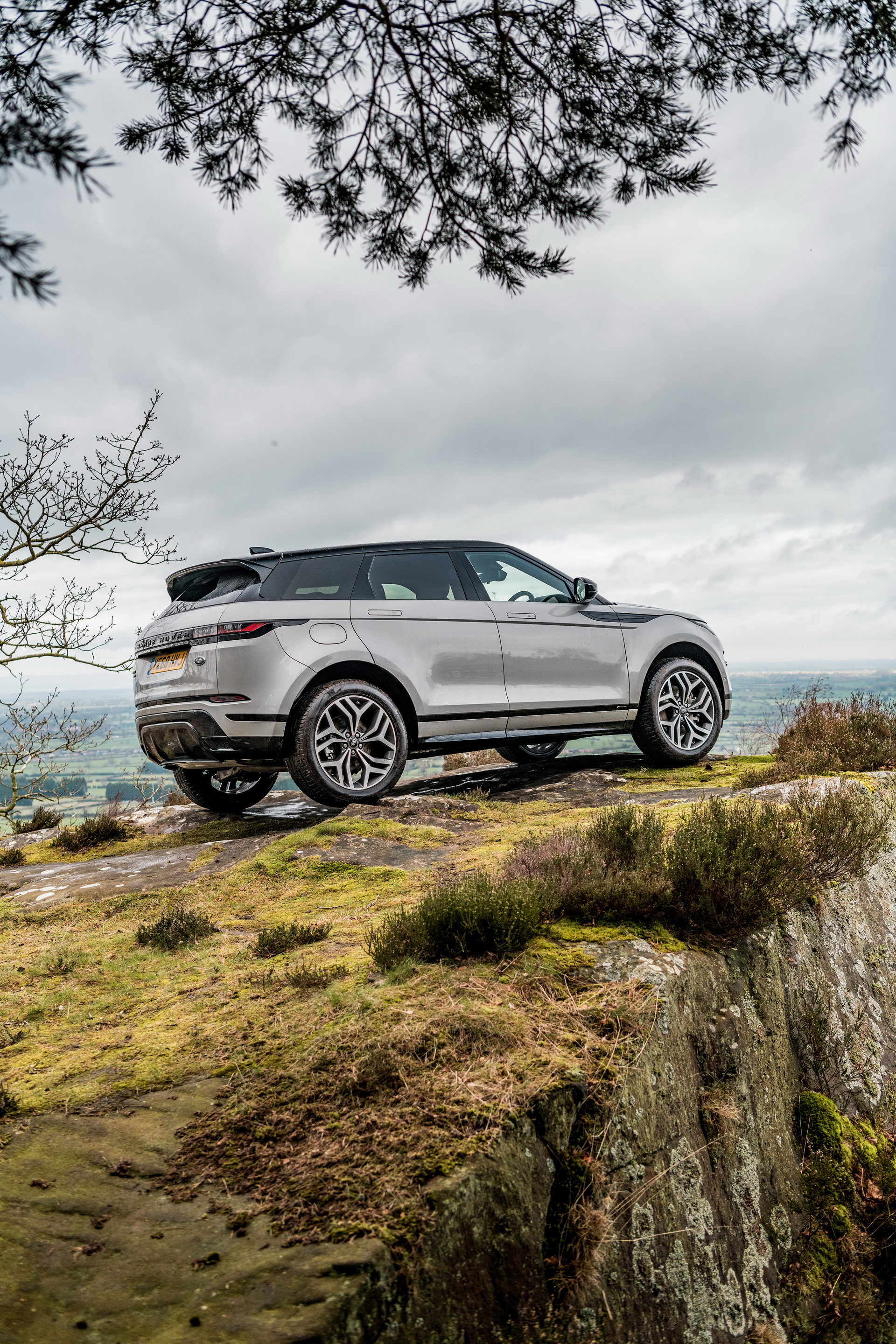 Range-Rover-Evoque-49 Range Rover Evoque Is The First Premium Compact SUV To Pass 2020 RDE2 Emission Rules