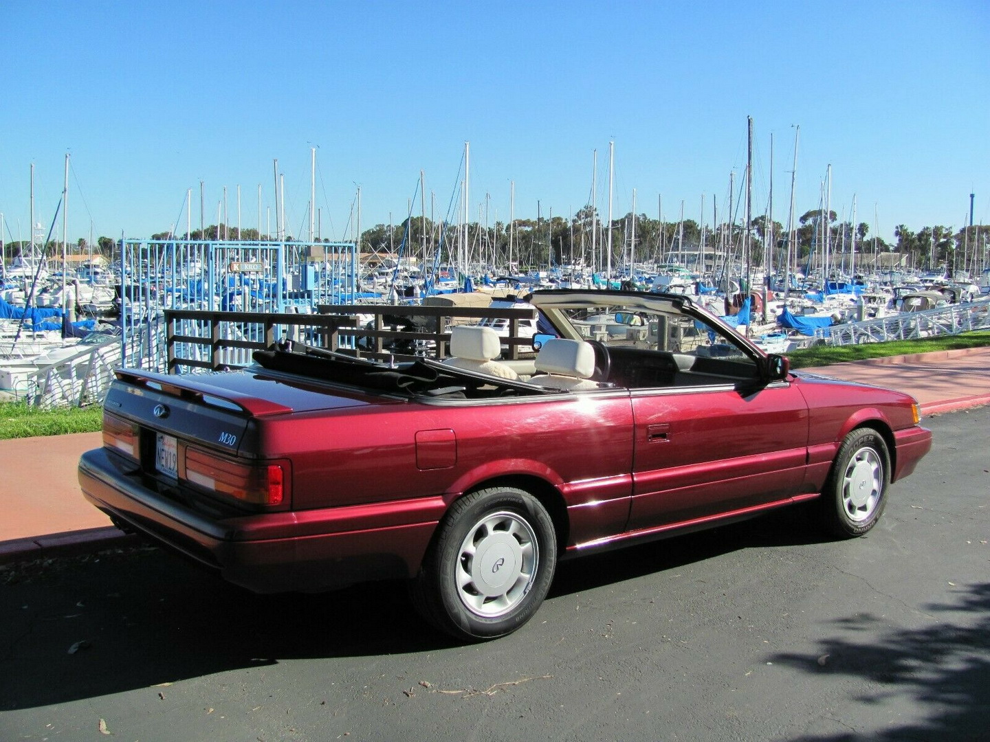 1992 infiniti m30 convertible 1 Relive The ‘90s In This Barely-Driven Infiniti M30 Convertible