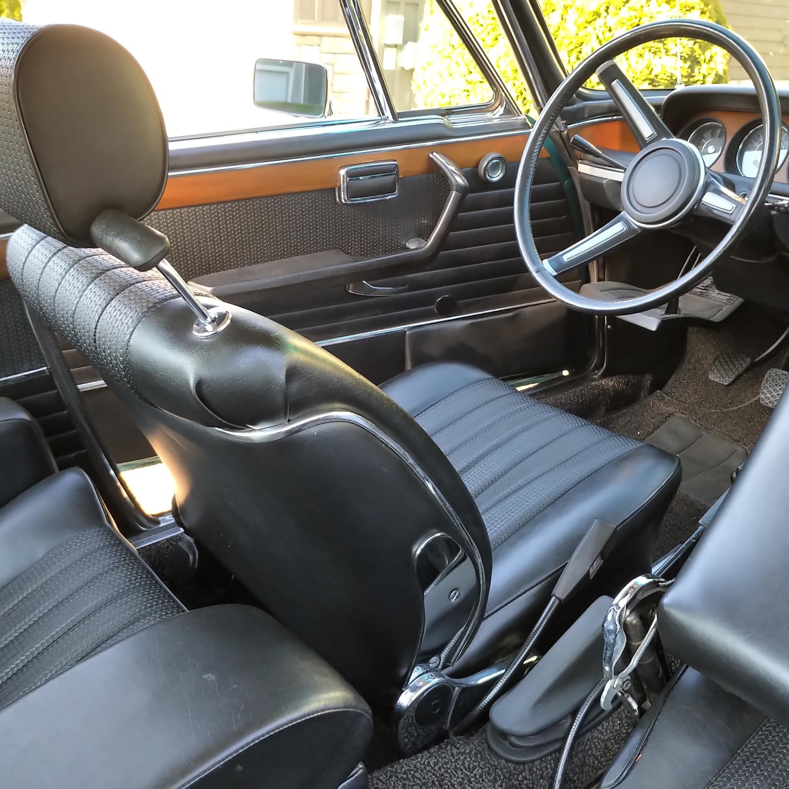 bmw 30cs turkis bat 24 Award-Winning 1973 BMW 3.0CS Is Pure Eye Candy, But Watch Out For Your Wallet