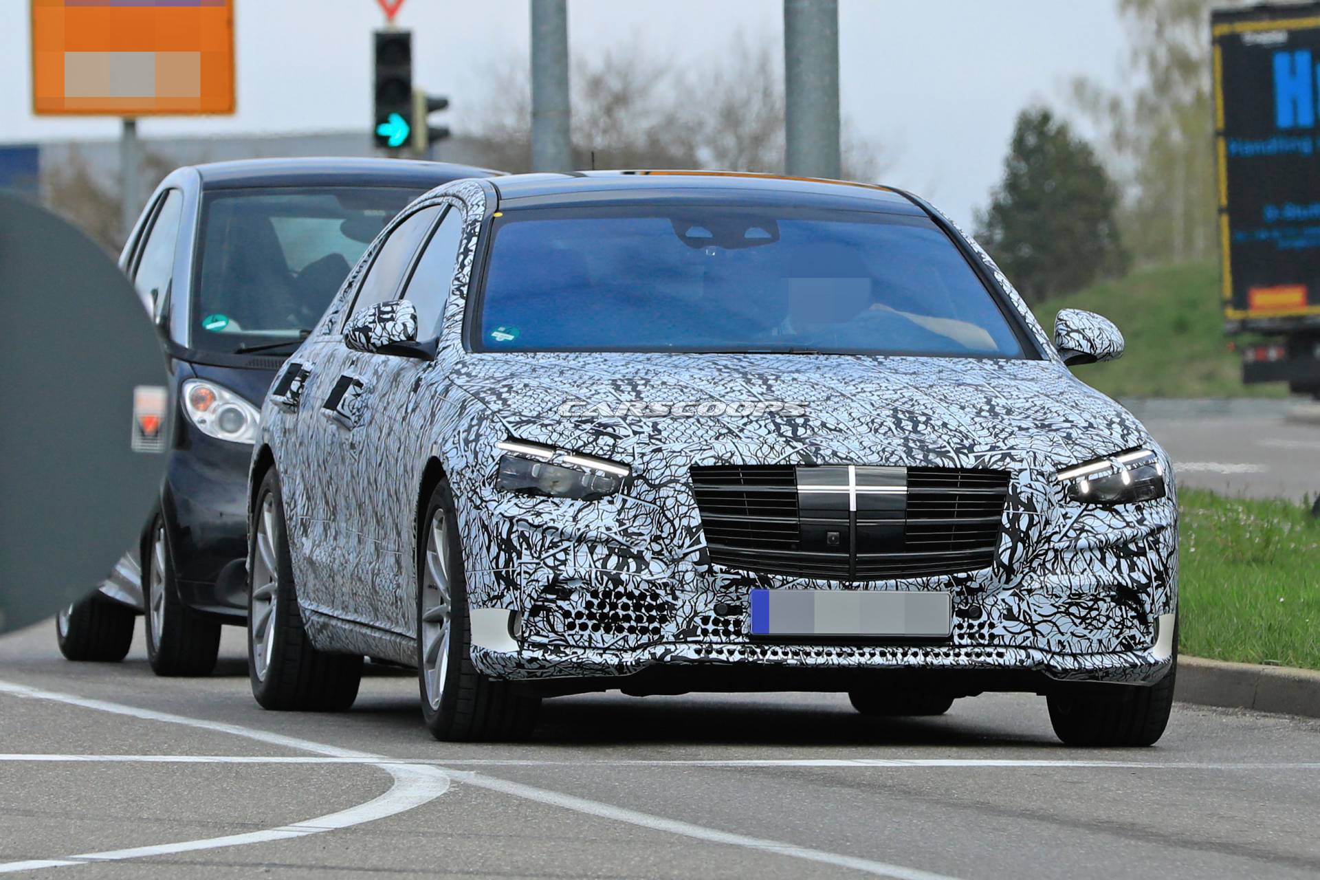 2020 Mercedes-Benz S-Class spy shots 27 2020 Mercedes S-Class Spied Again, Offers First Look At New Grille