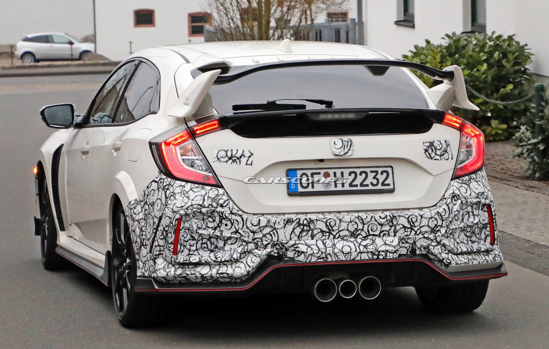 2019 Honda Civic Type R facelift spy shots 38 Honda Civic Type R Prototype Could Be Facelifted Model, Lightweight Special, Or Both