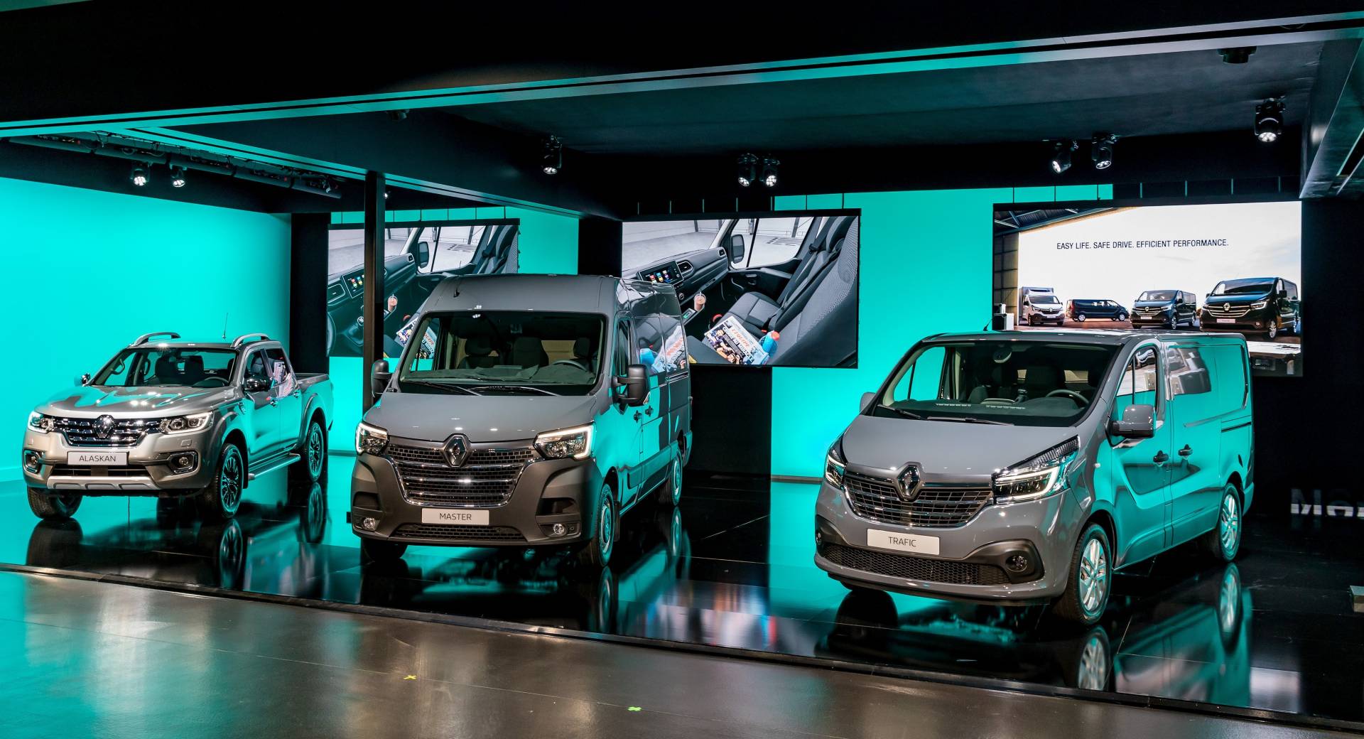 Renault commercial vehicles range 14 Restyled Renault Master And Trafic Get New Faces, Updated Engines And New Tech