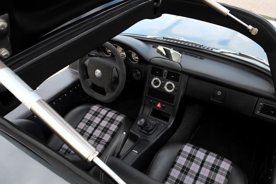 Mercedes-300SL-Replica-6 Mercedes-Benz 300SL Gullwing Is Actually A $222K, SLK-Based Replica