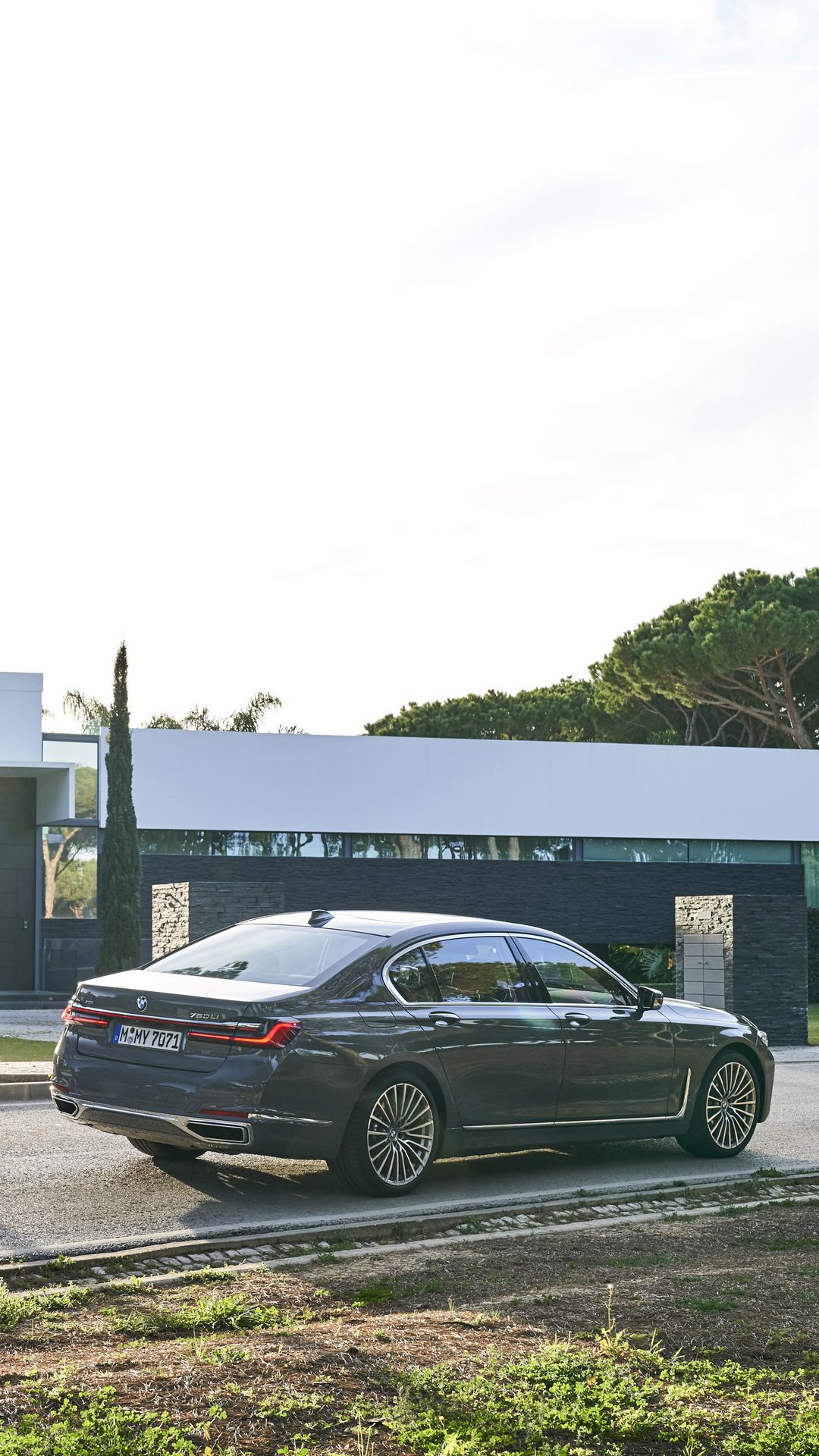 BMW-7-Series-116 BMW Throws 171 Images Of The 7-Series Hoping We’ll Get Used To Its New Face