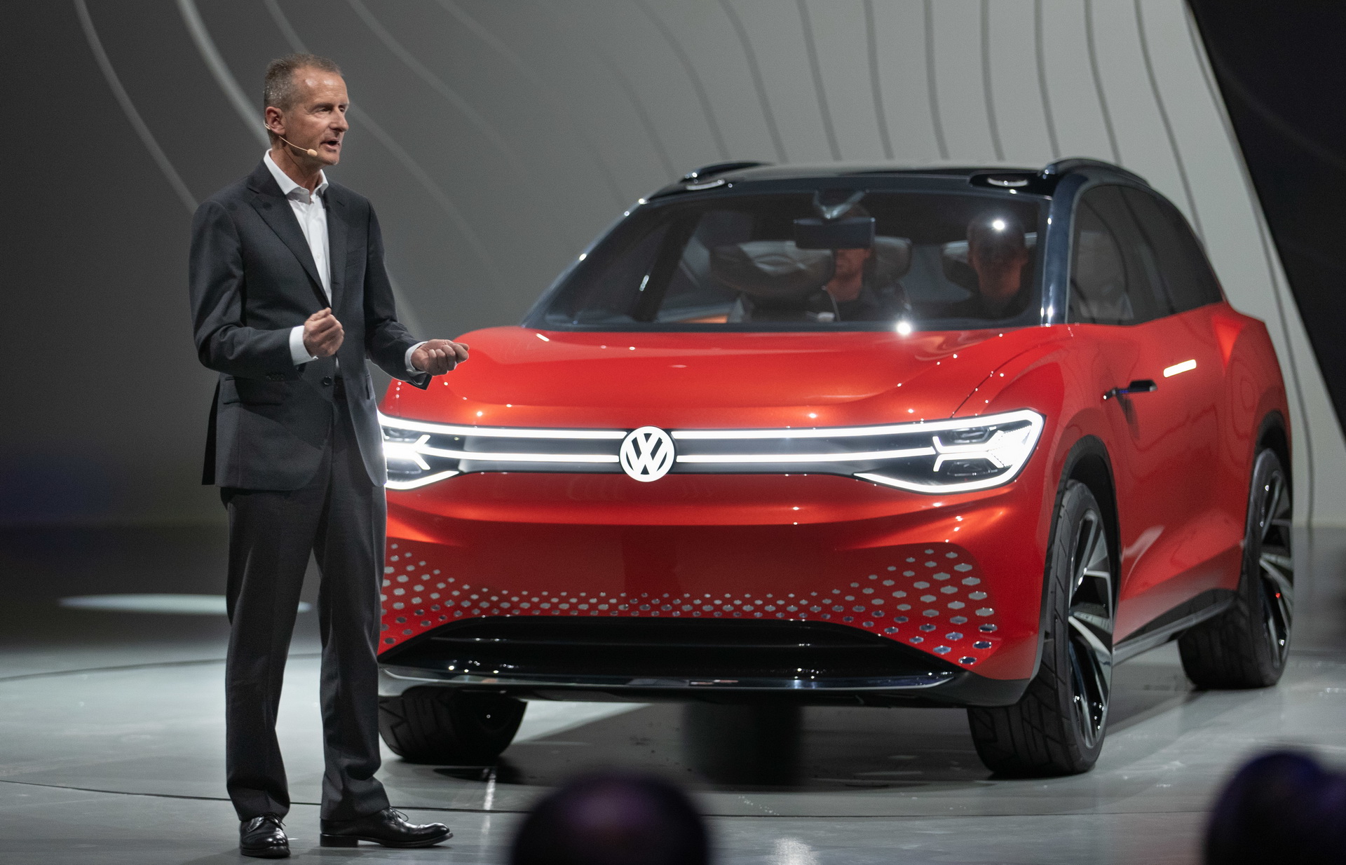 VW-ID-Roomzz-21 VW ID Roomzz: Flagship Electric SUV Will Likely Put Touareg Out Of Job In 2021