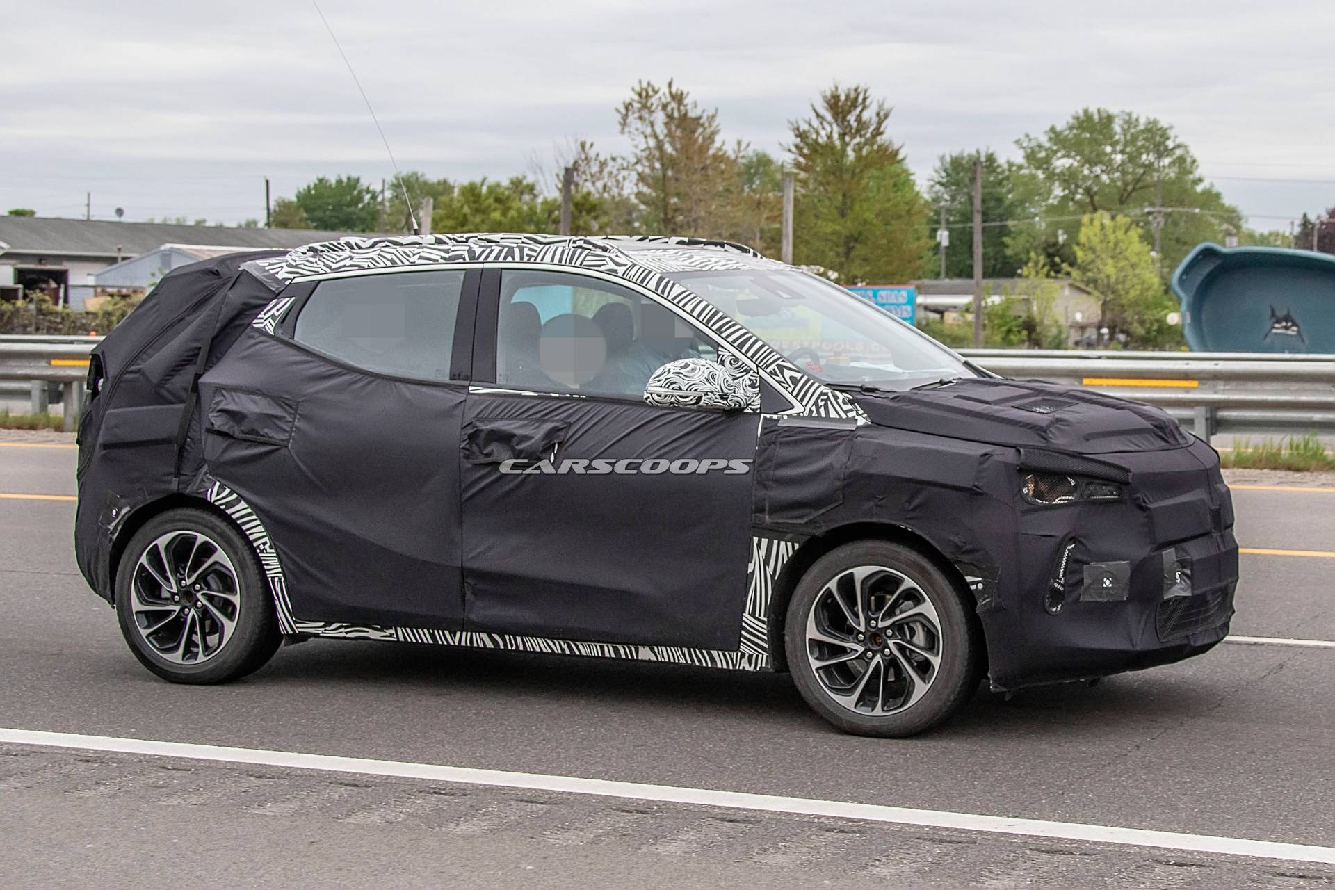 2021 Chevrolet Bolt EUV spy shots 10 2021 Chevrolet Bolt EUV Is A Bolt EV Wrapped As A Crossover