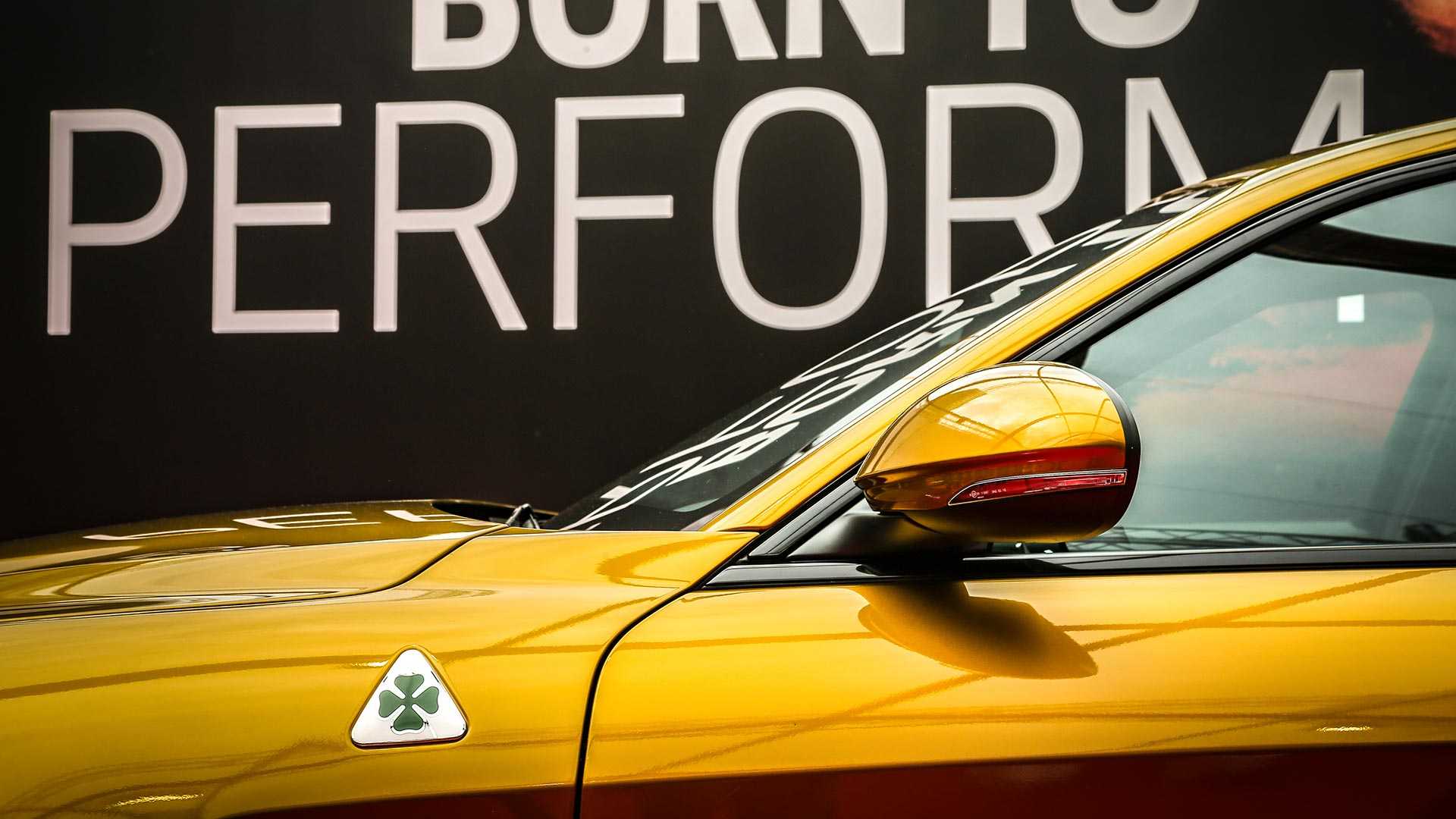 Alfa Romeo Giulia Quadrifoglio Gold 8 Alfa Romeo Creates A Gold Giulia Quadrifoglio For The Mille Miglia