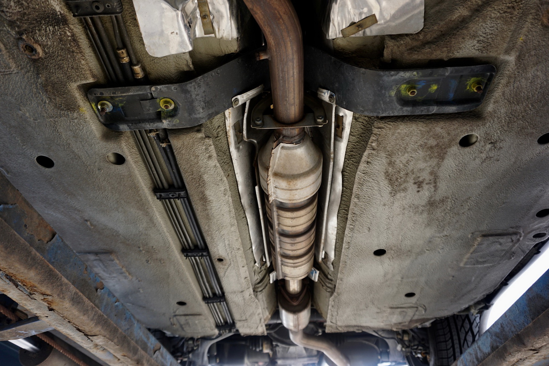 1990 porsche 944 s2 cabrio auction 82 This 1990 Porsche 944 S2 Cabriolet Was Sitting In Storage For 24 years