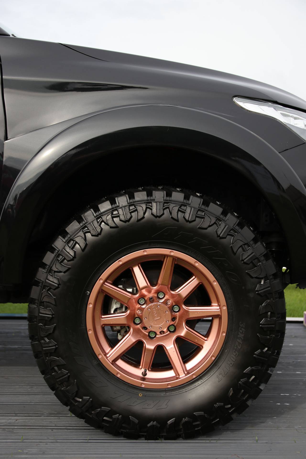 Mitsubishi L200 eSports Concept 4 Mitsubishi L200 eSports Concept Is A Gamer’s Ideal Vehicle For The Zombie Apocalypse