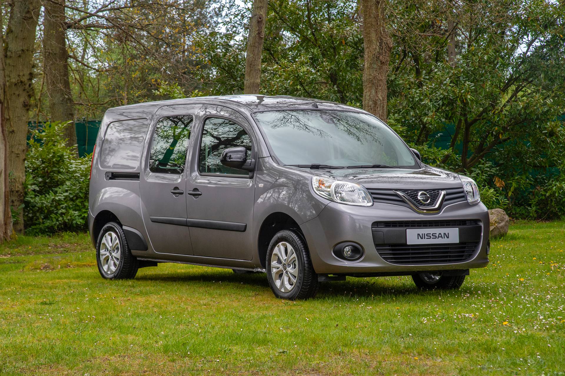 Nissan NV250 L2 Van 10 Badge-Engineered Nissan NV250 Compact Van Debuts In Europe