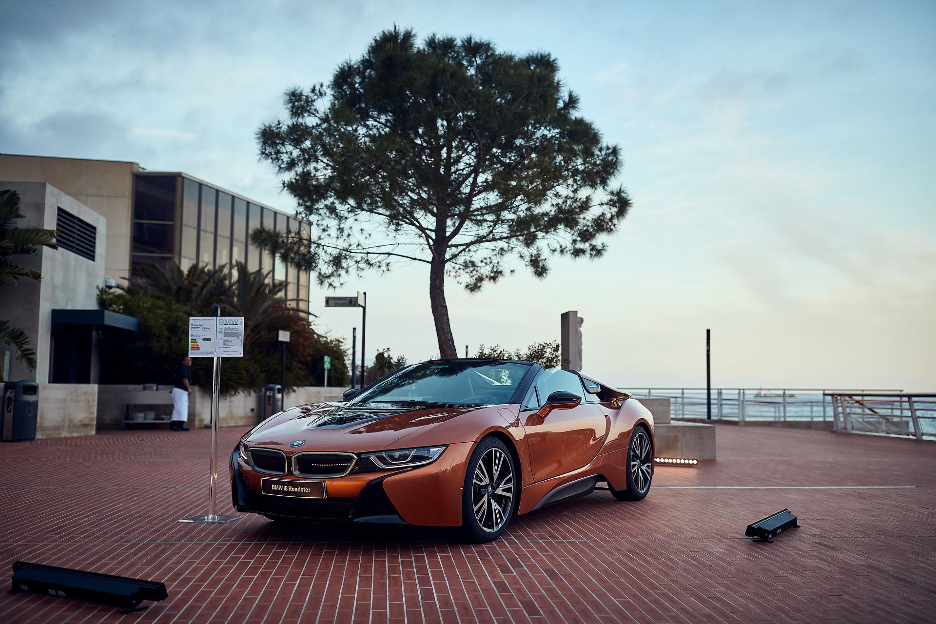 BMW-i8-Roadster-Safety-Car-50 BMW Makes i8 Roadster A Speedster For Formula E’s New Safety Car