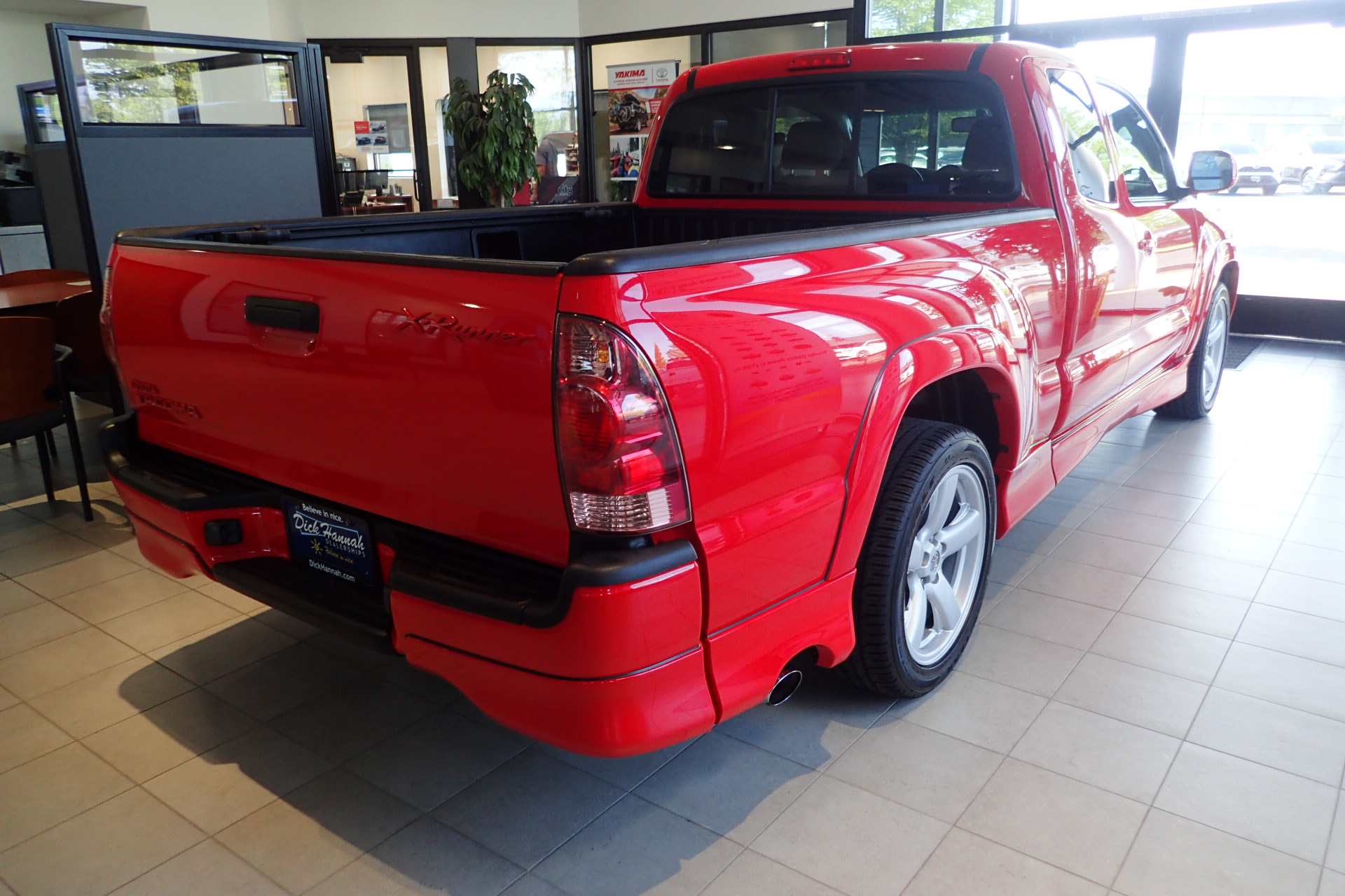 2007 toyota tacoma xrunner auction 8 2007 Toyota Tacoma X-Runner Is A Fun Little Pickup From The Past