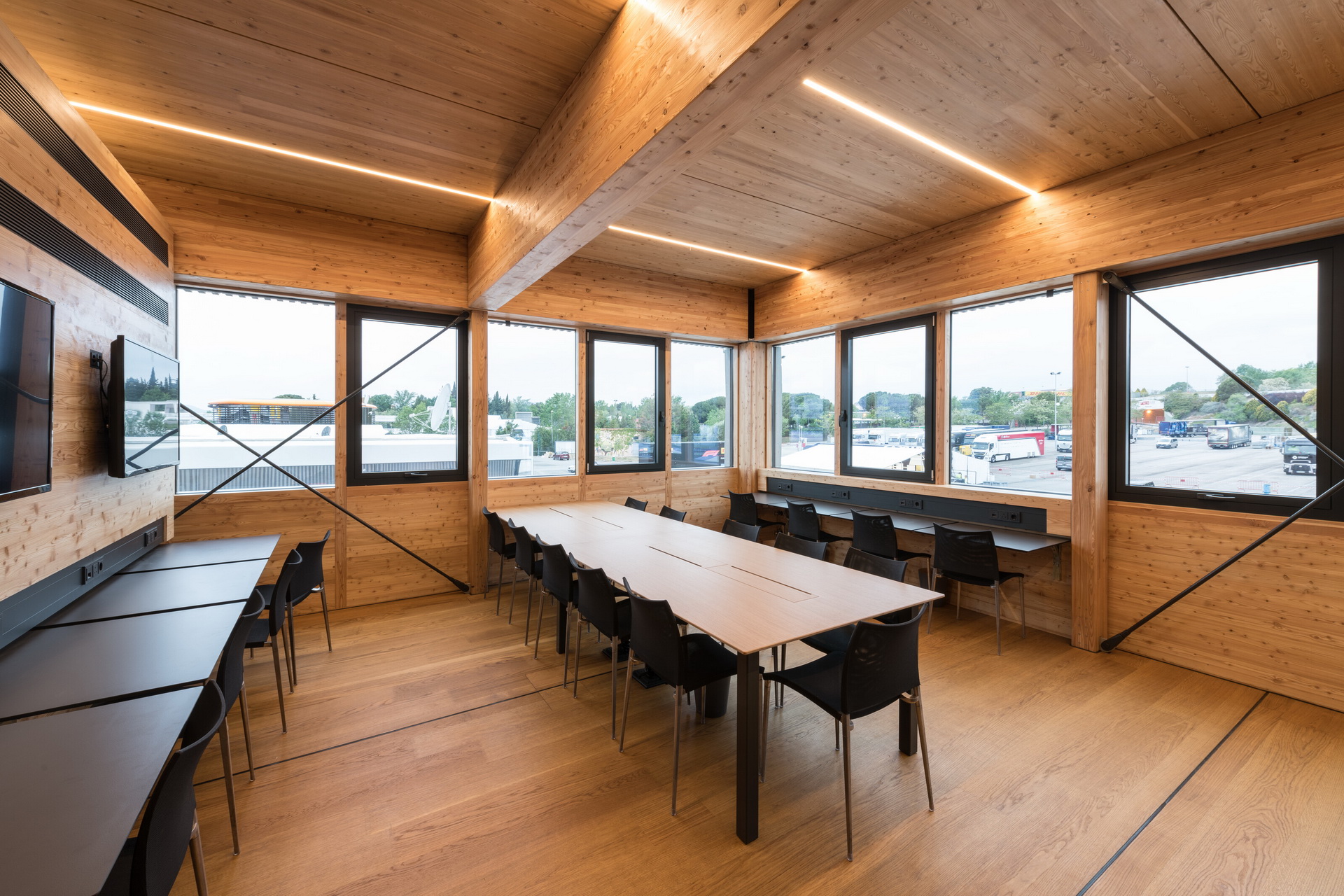 red bull toro rosso energy station 7 Red Bull And Toro Rosso’s New Home Away From Home Takes 32 Hours To Build