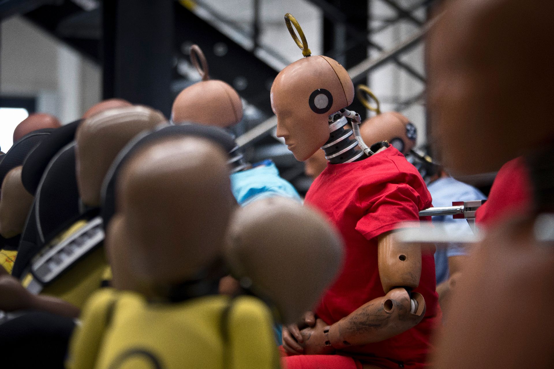 Technologiezentrum Fahrzeugsicherheit (TFS) in Sindelfingen
Technology Centre for Vehicle Safety (TFS) in Sindelfingen Mercedes’ New Experimental Safety Vehicle Points Towards The Future