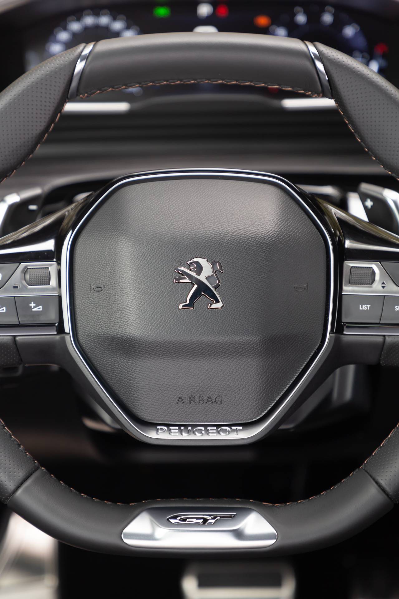 Is The New 2019 Peugeot 508 SW Cooler Than A Crossover?