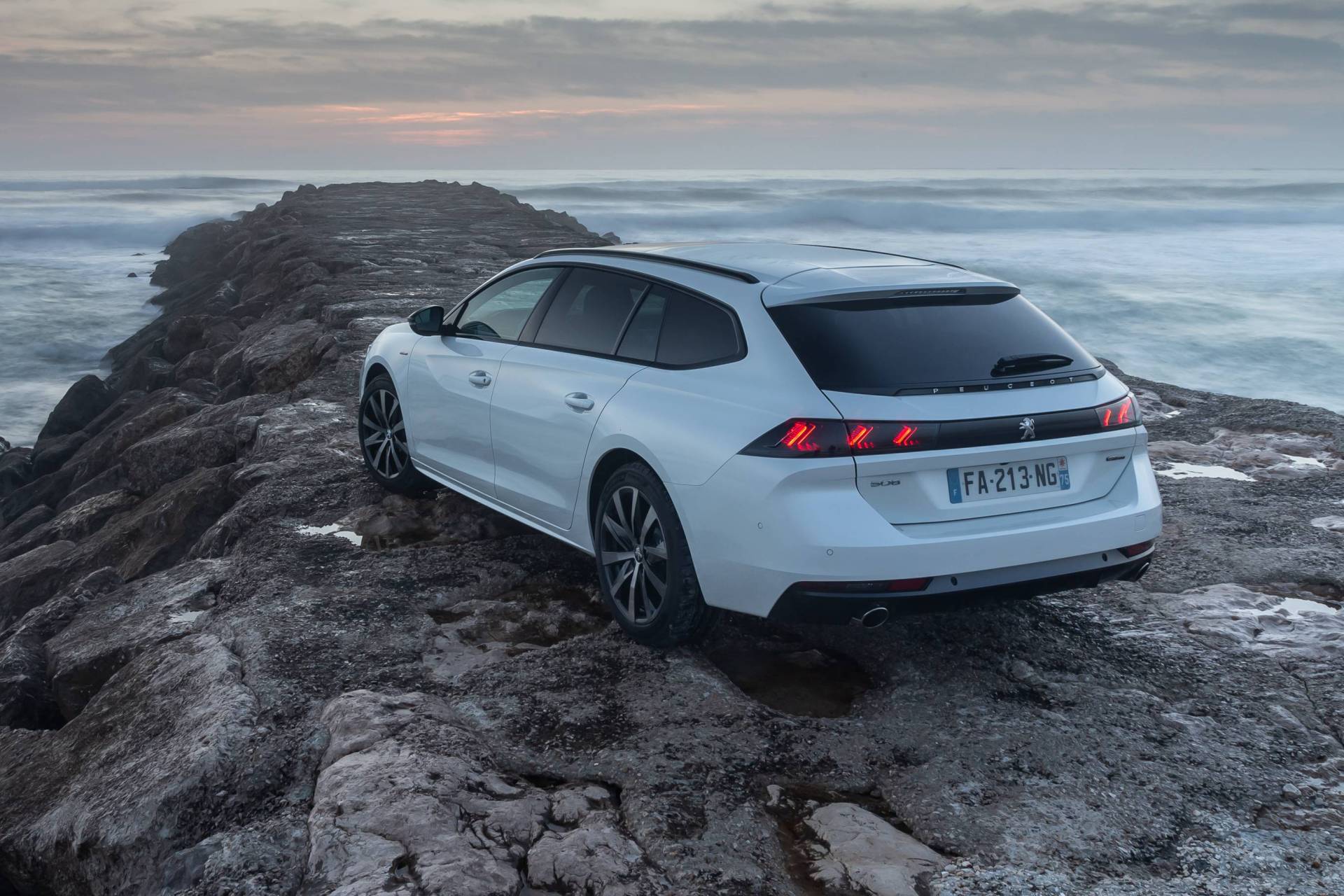 Is The New 2019 Peugeot 508 SW Cooler Than A Crossover?