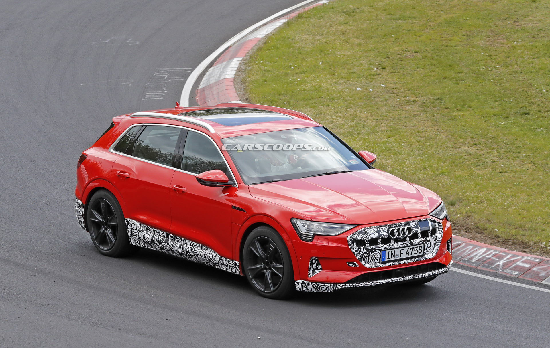 High-Performance Audi E-Tron Spied, Could Be The S Or RS Variant (New Photos)