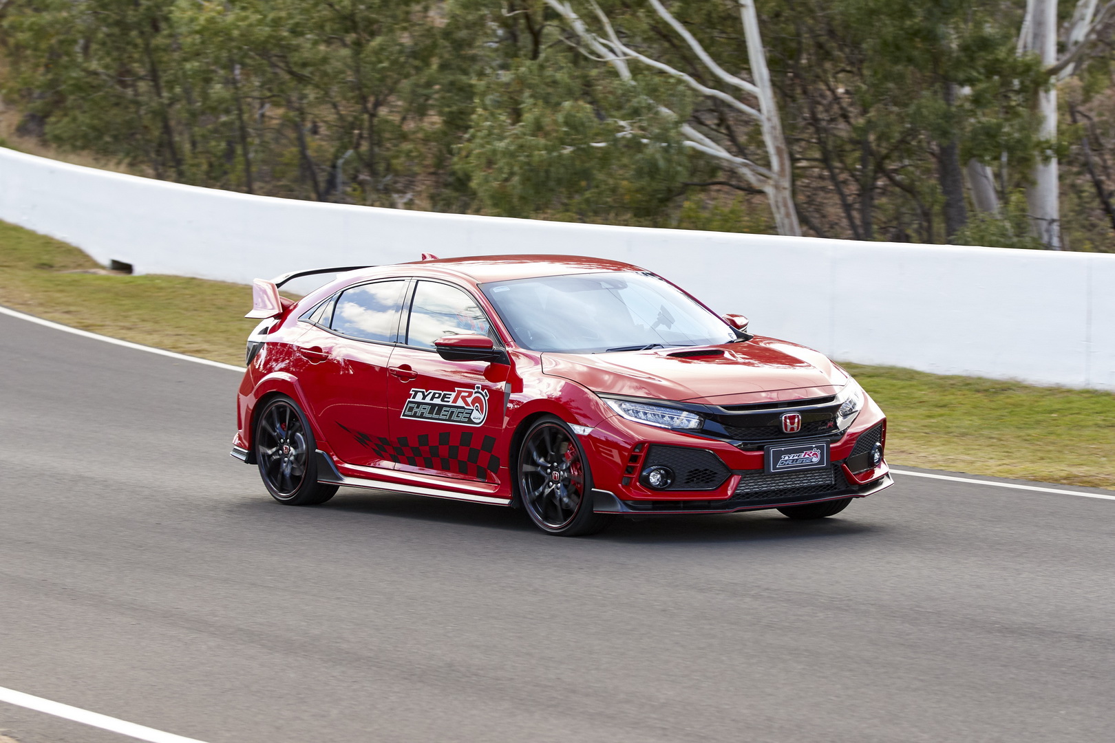 honda civic type r jenson button bathurst record 8 Honda Civic Type R Sets Lap Record At Bathurst For FWD Production Cars