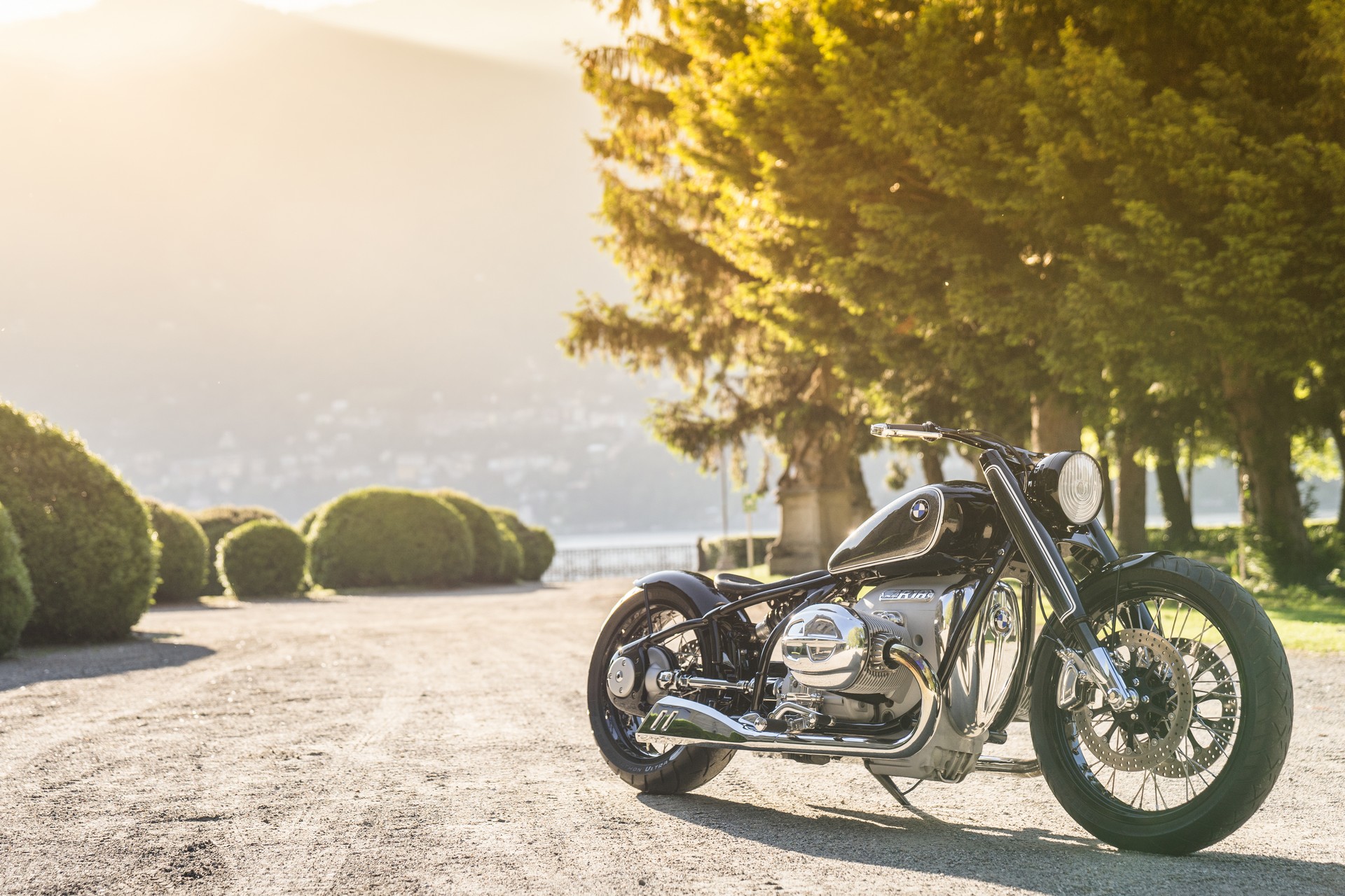 BMW’s R18 Concept Is A Minimalist Bike With An All-New Boxer Engine